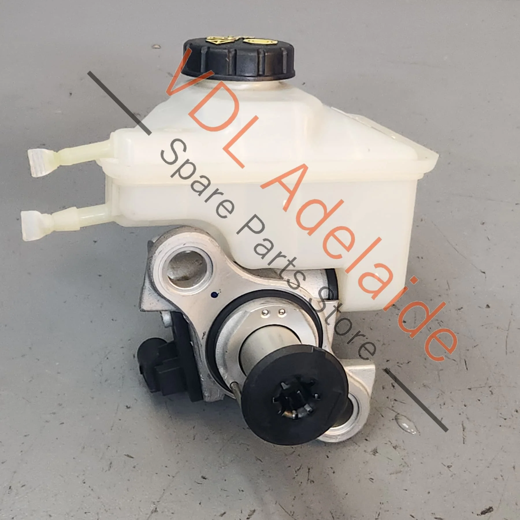 Porsche 911 Brake Master Cylinder & Reservoir 99135513027 99135513029 - Image 5