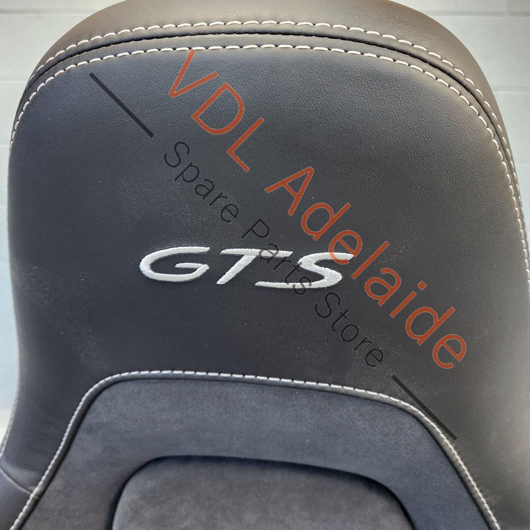 Porsche 911 991.2 GTS Alcantara Interior Sport Seat Set Front & Rear - Image 4