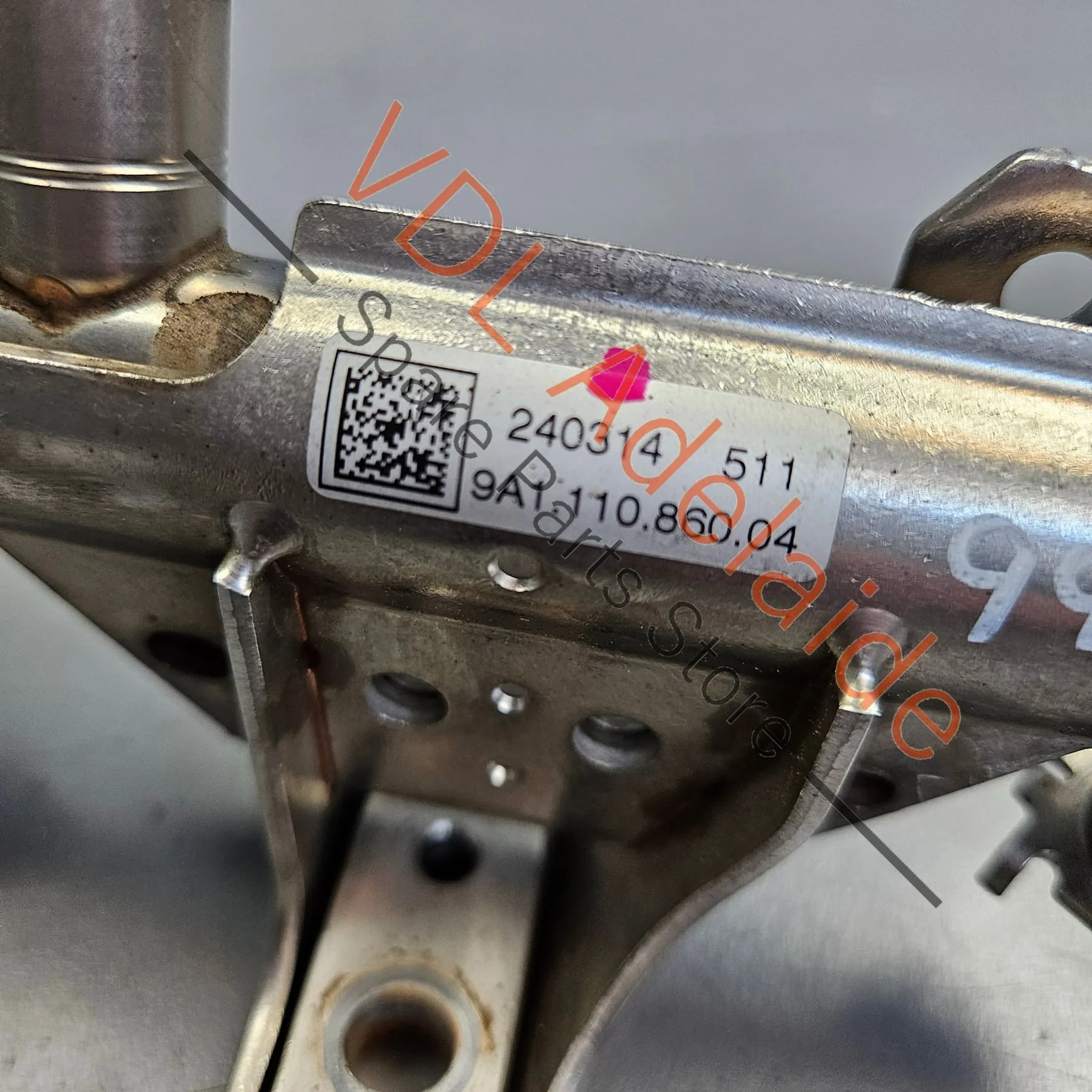 Porsche 911 Fuel Distribution Pipe & Pressure Sensor Cyls 4-6 9A111086004 94860623003 - Image 3