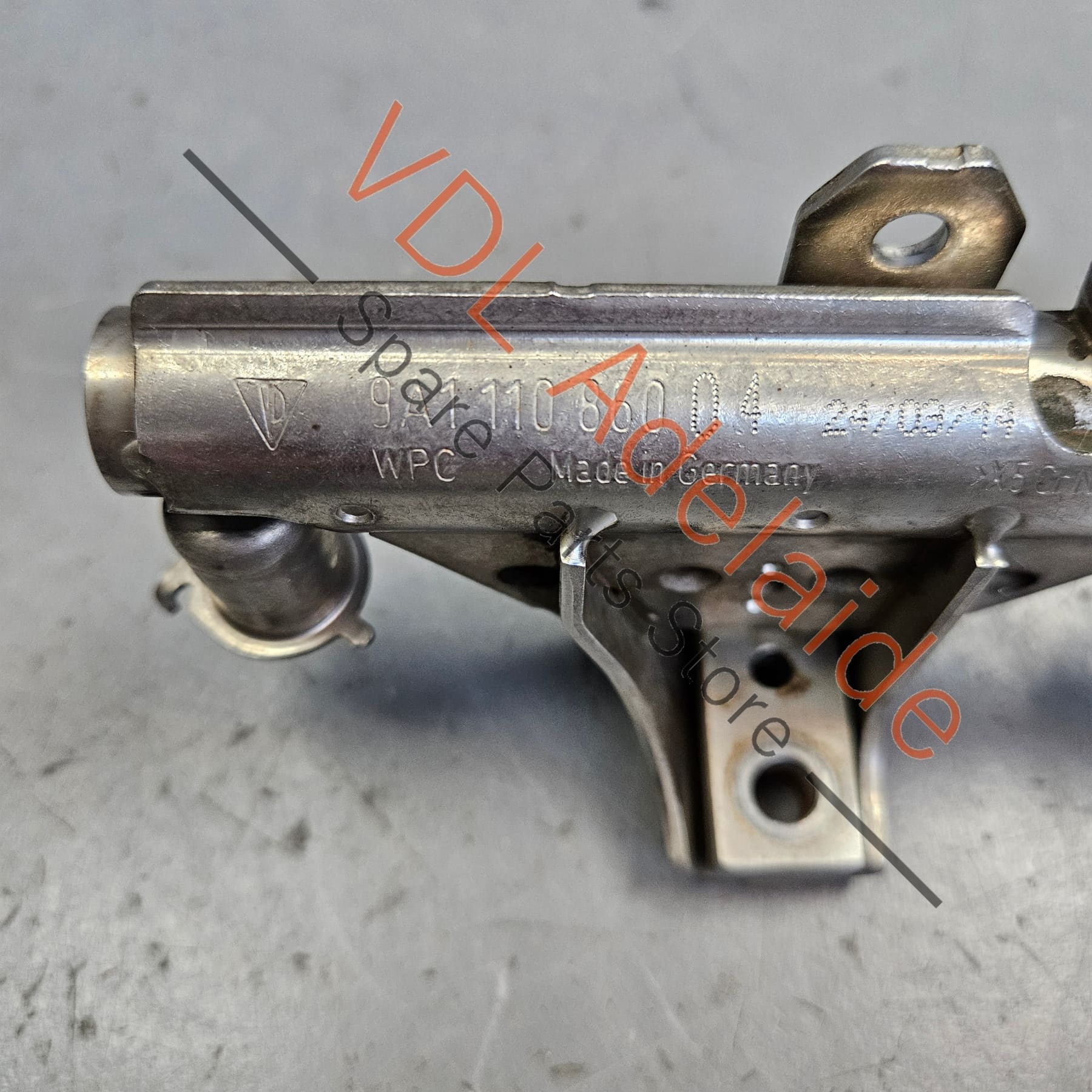 Porsche 911 Fuel Distribution Pipe & Pressure Sensor Cyls 4-6 9A111086004 94860623003 - Image 4