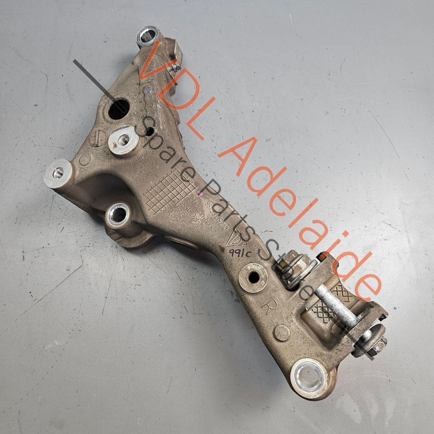 Porsche 911 Rear Suspension Mounting Bracket Right Side 9913315210 99133115211 - Image 3