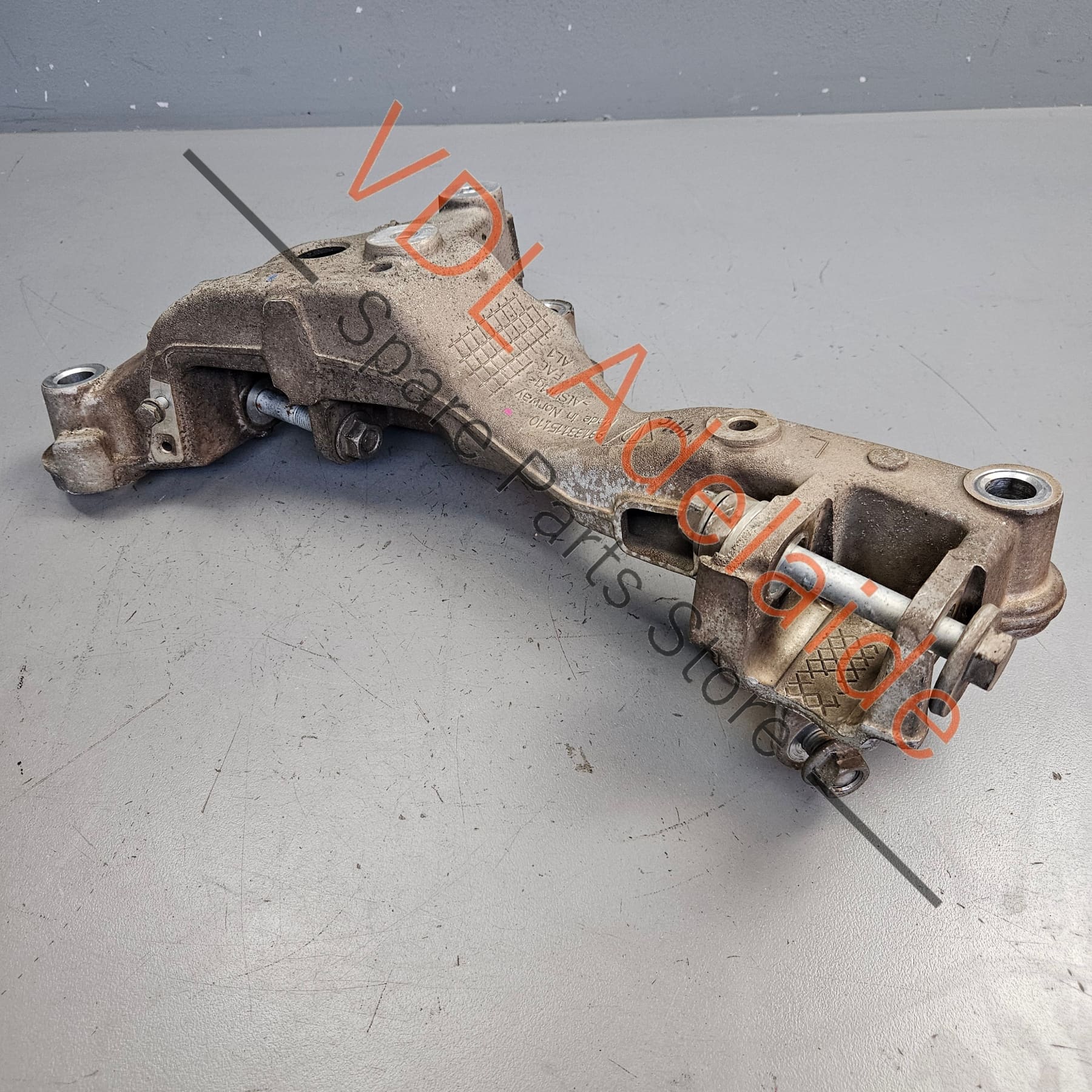 Porsche 911 Rear Suspension Mounting Bracket Left Side 9913315110 99133115111 - Image 5