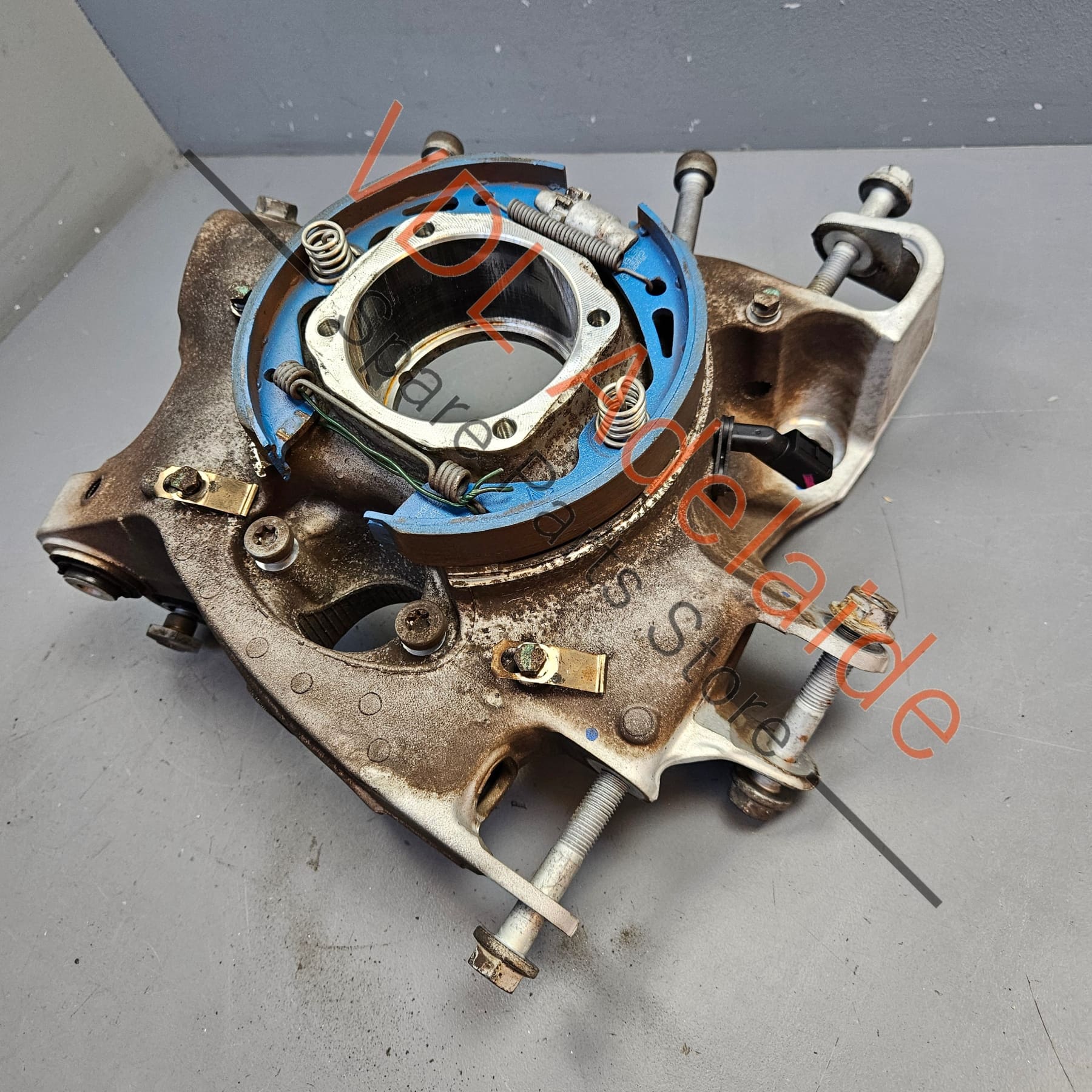 Porsche 911 991 Left Rear Wheel Hub Bearing Housing 99133111105