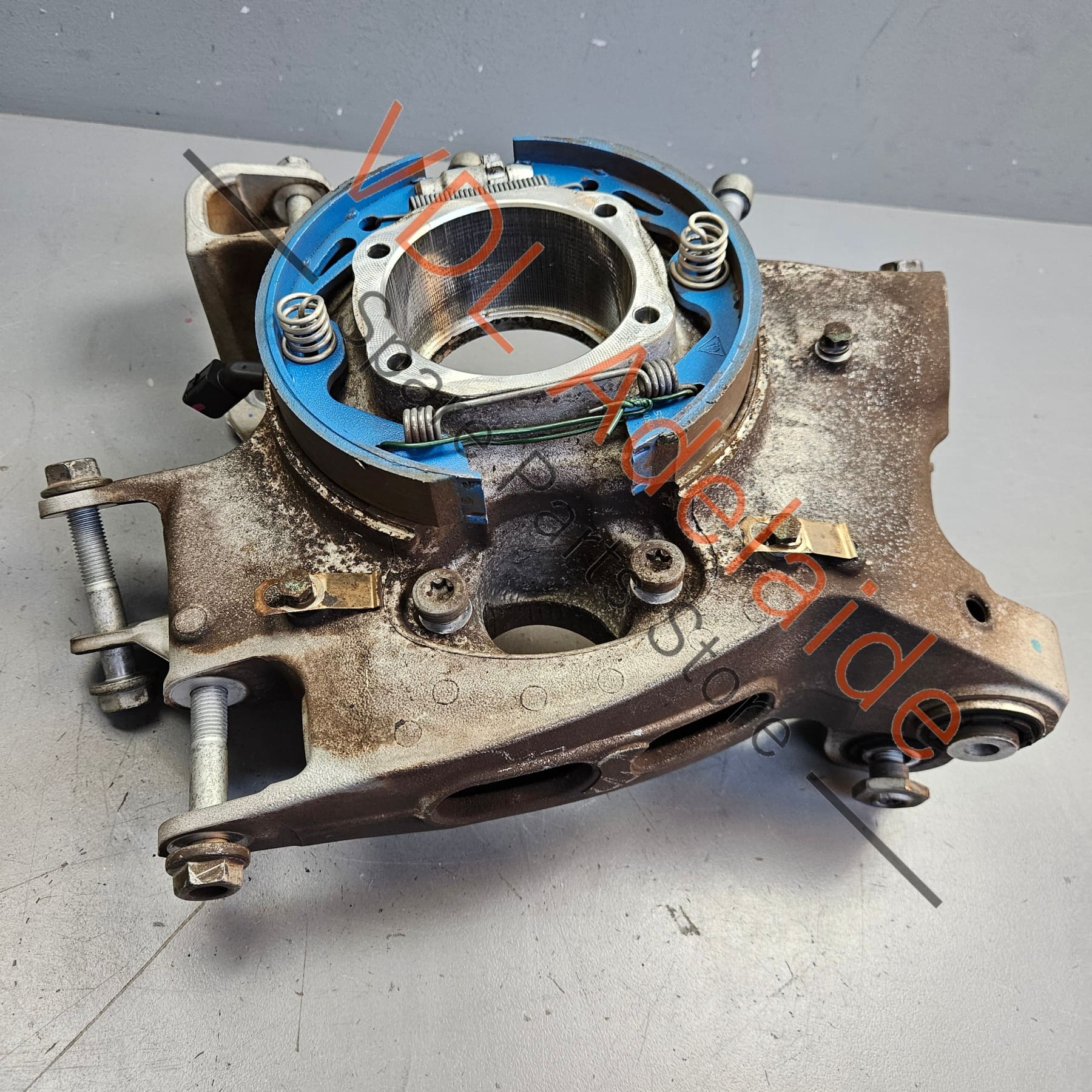 Porsche 911 991 Right Rear Wheel Hub Bearing Housing 99133111205