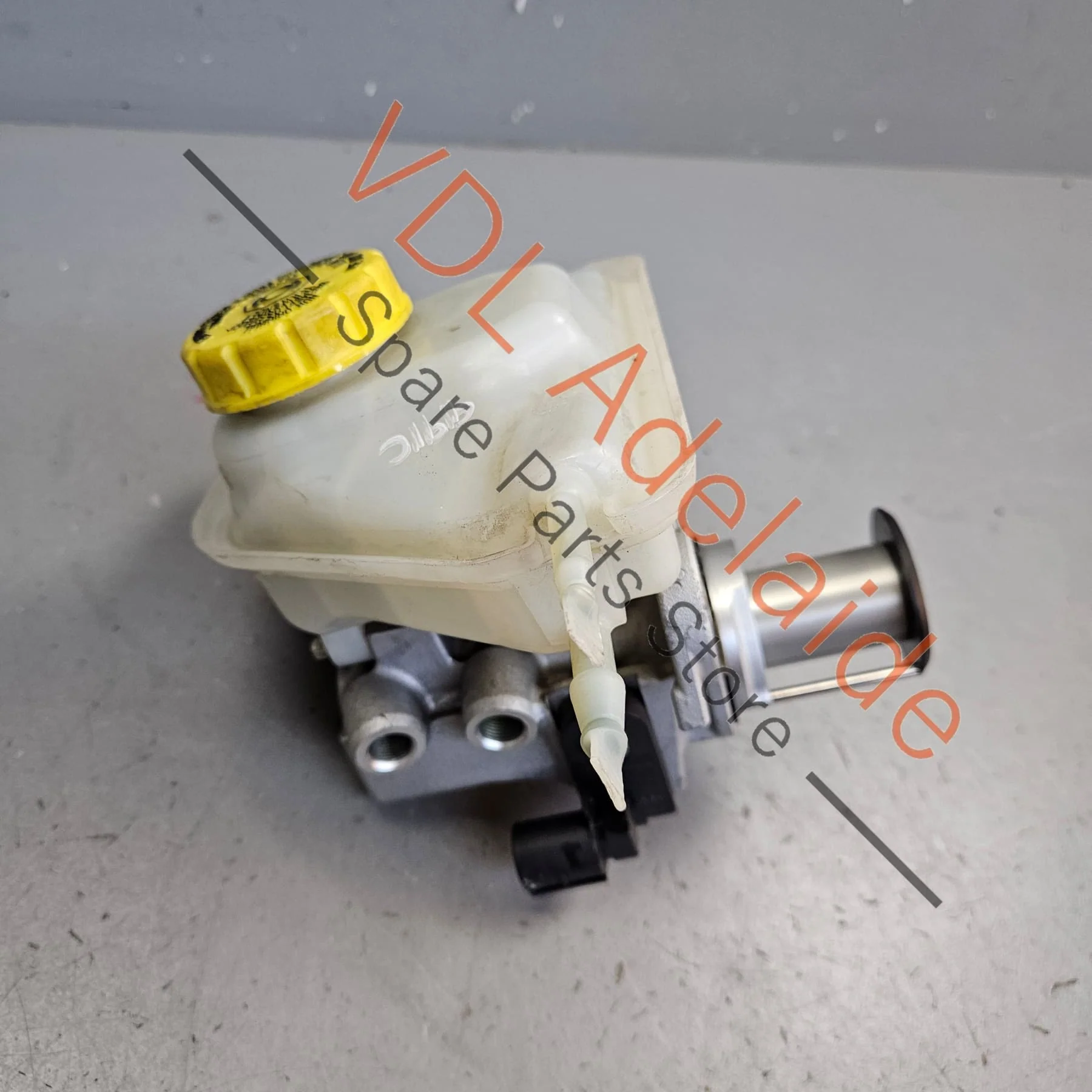 Porsche 911 991 Brake Master Cylinder 99135513029