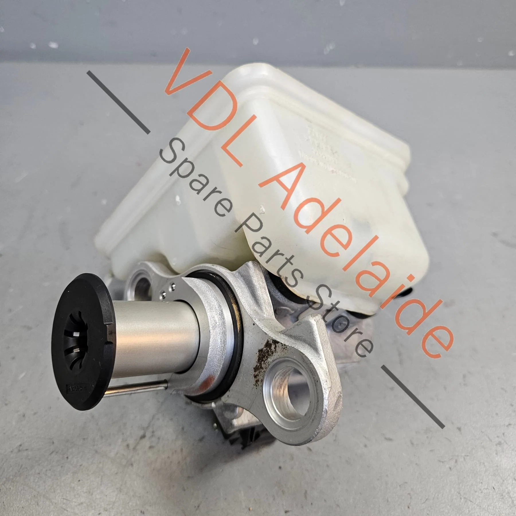 Porsche 911 991 Brake Master Cylinder 99135513029 - Image 2