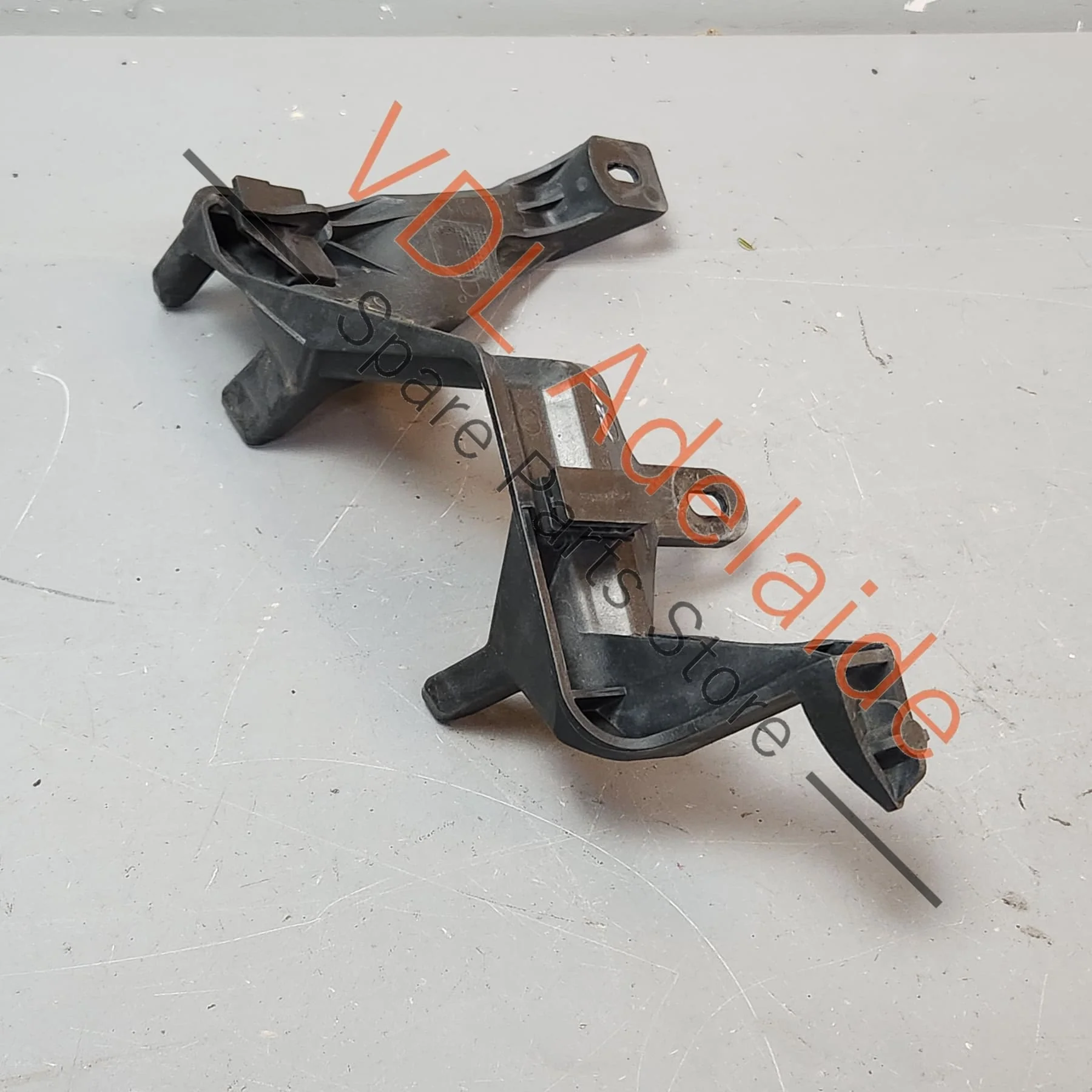 OEM Porsche Cayenne 9PA 955 957 Front Left Bumper Guide bracket 95550588900 7L5807889 - Image 4