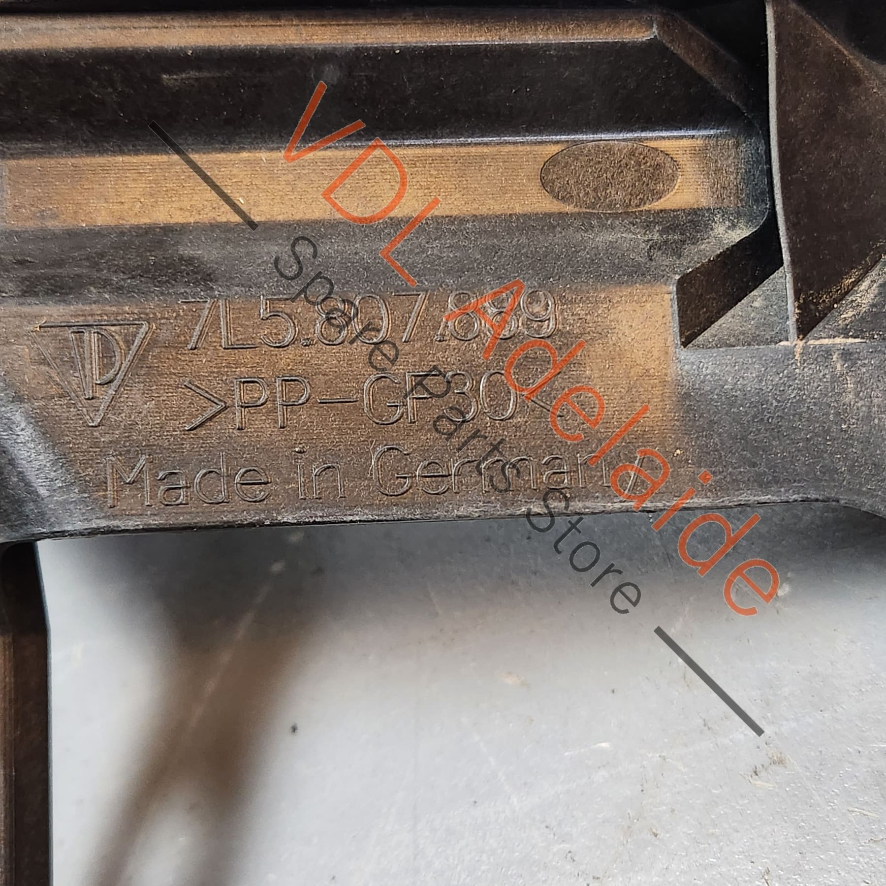 OEM Porsche Cayenne 9PA 955 957 Front Left Bumper Guide bracket 95550588900 7L5807889 - Image 7