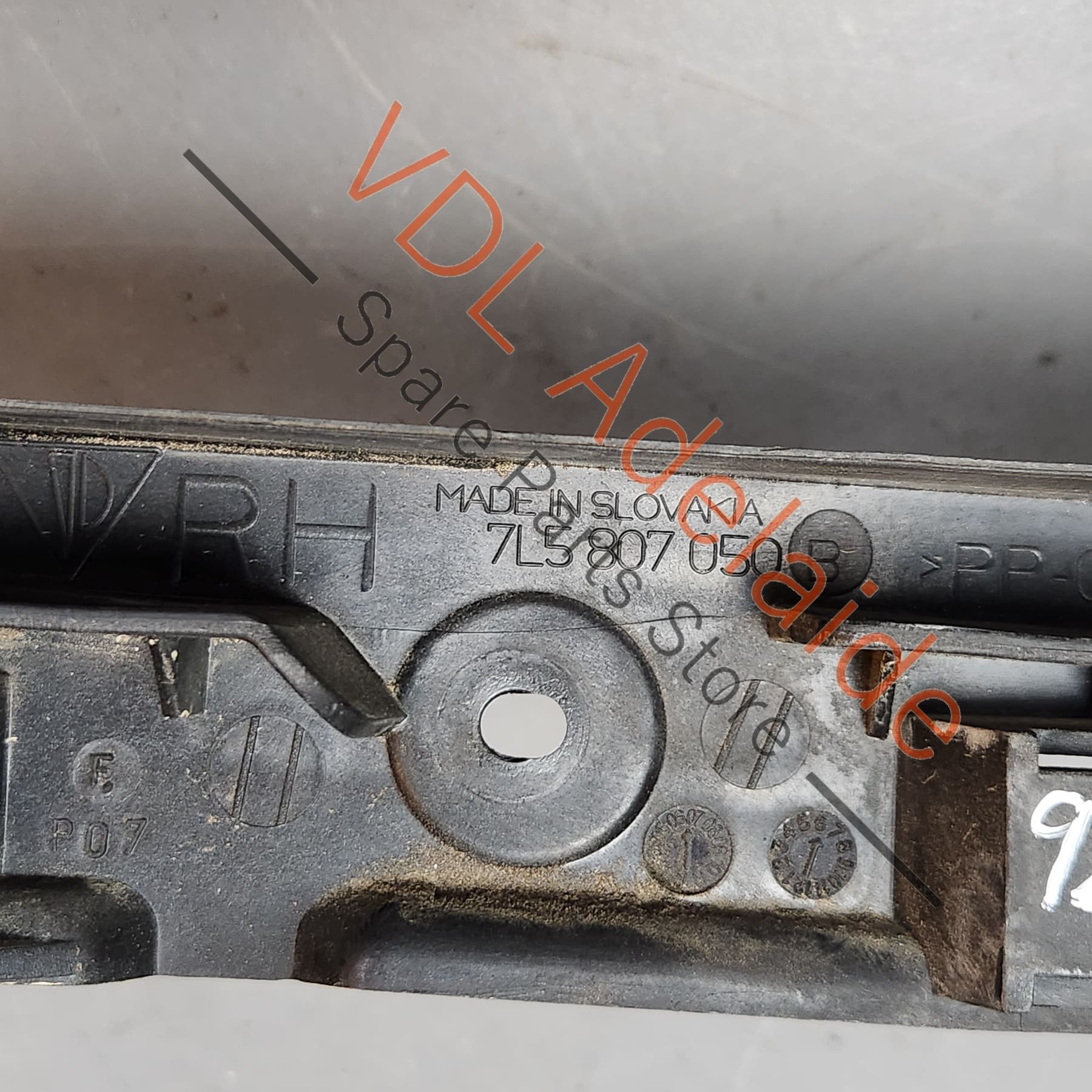 OEM Porsche Cayenne 9PA 955 957 Front Right Bumper Guide Rail bracket 95550505010 7L5807050B - Image 3