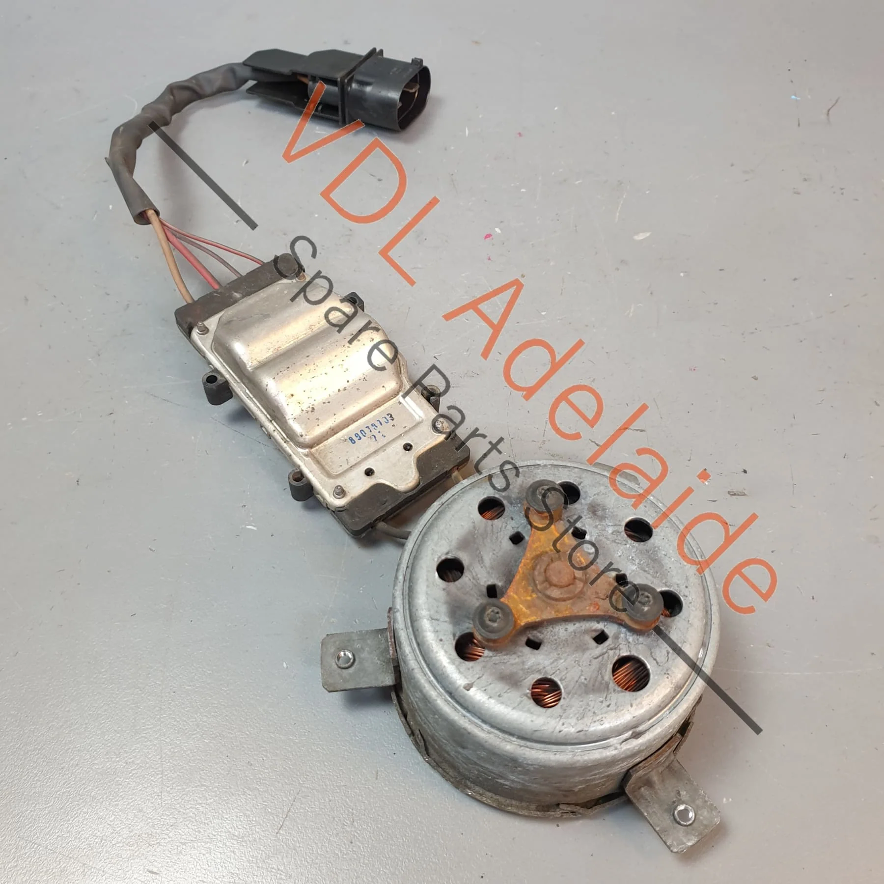 Porsche Cayenne Audi Q7 Touareg Small Radiator Fan Motor BOSCH 1137328172 0130303292 7L0959455C - Image 2