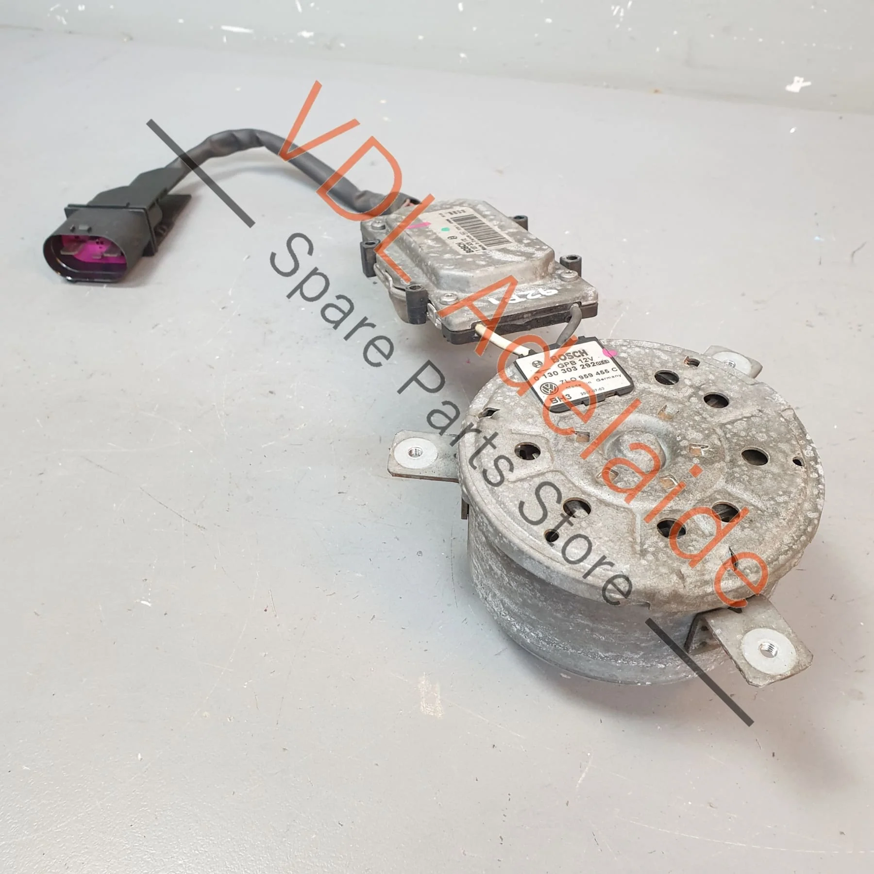 Porsche Cayenne Audi Q7 Touareg Small Radiator Fan Motor BOSCH 1137328172 0130303292 7L0959455C - Image 5