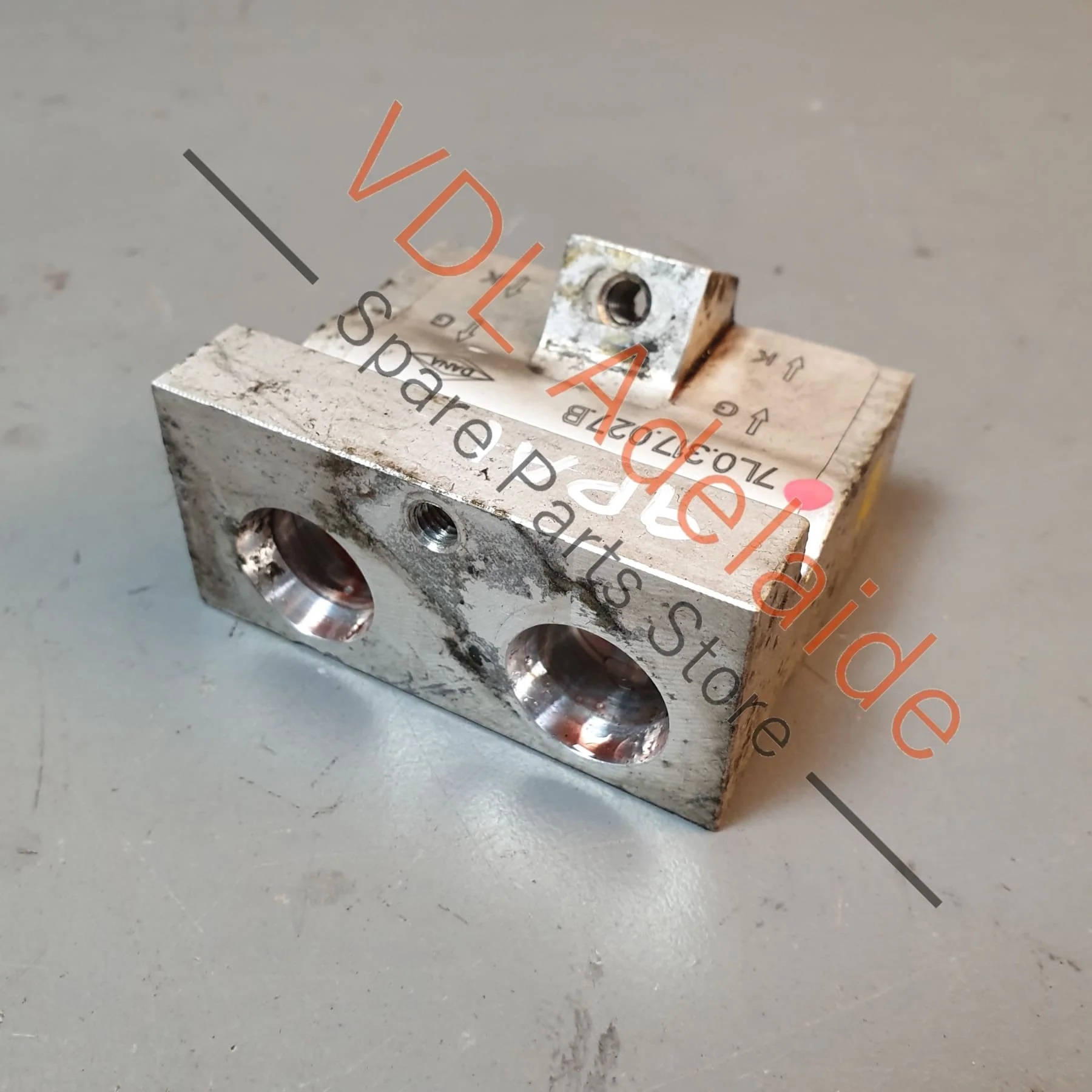 VW Audi Porsche Automatic Transmission Oil Cooler Thermostat Block Valve 7L0317027 - Image 2