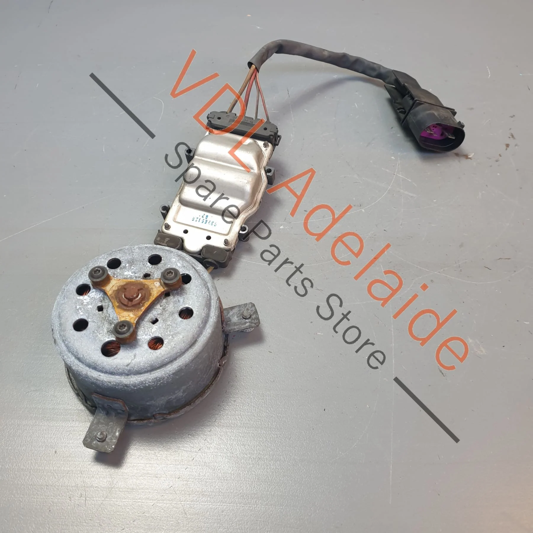 Porsche Cayenne Audi Q7 VW Touareg Small Radiator Fan Motor 0130303326 7L0959455F 95562413400 95562413401 - Image 2