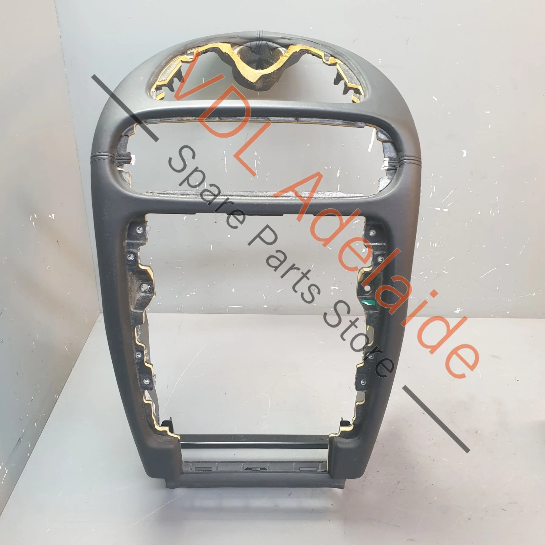 Porsche Cayenne 9PA 955 957 GTS Leather Centre Console Dashboard Trim Middle 95555208701