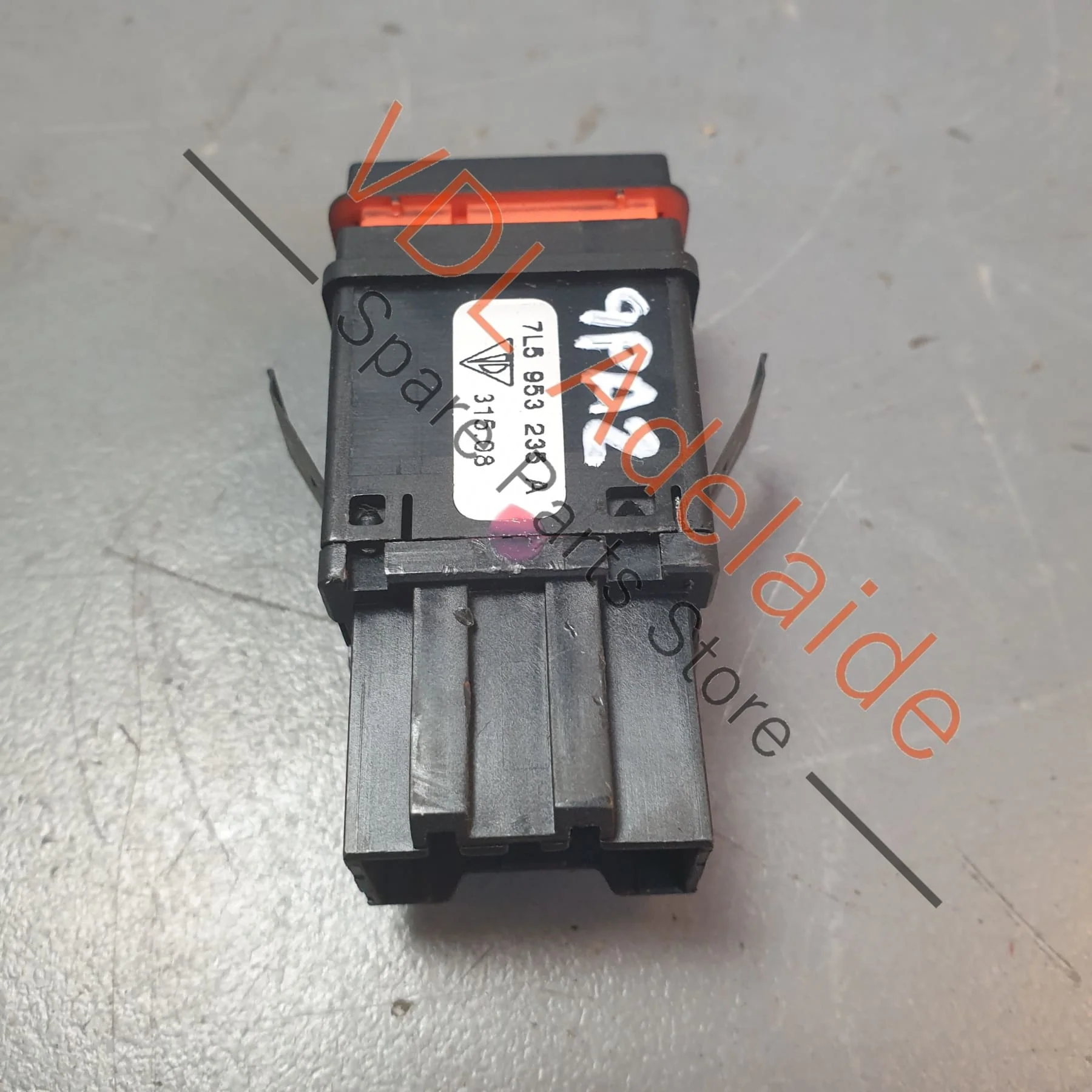 Porsche Cayenne 9PA Hazard Switch 7L5953235A 955613254006N3 - Image 4