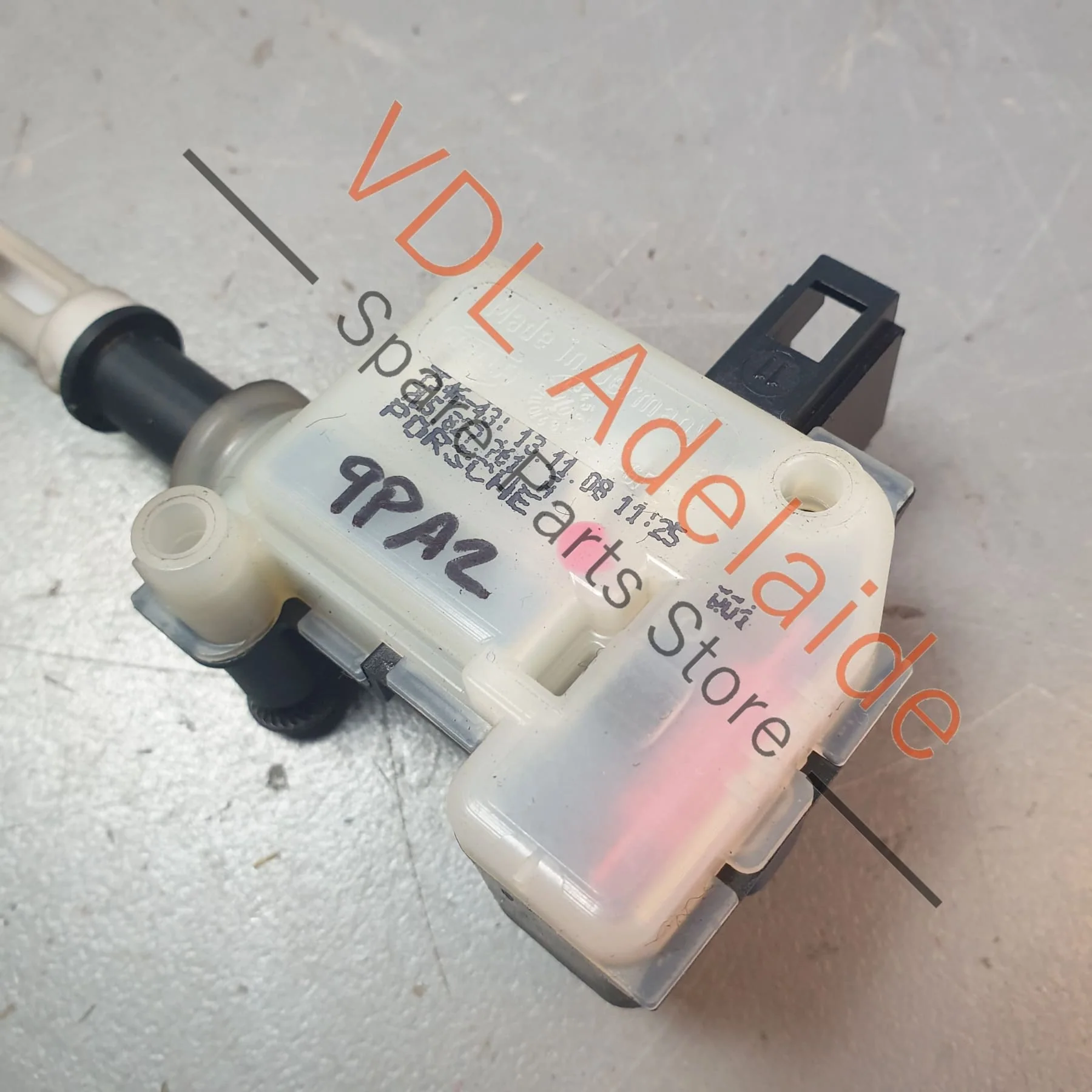 Porsche Cayenne 9PA Rear Window Release Motor 95551276100 - Image 2