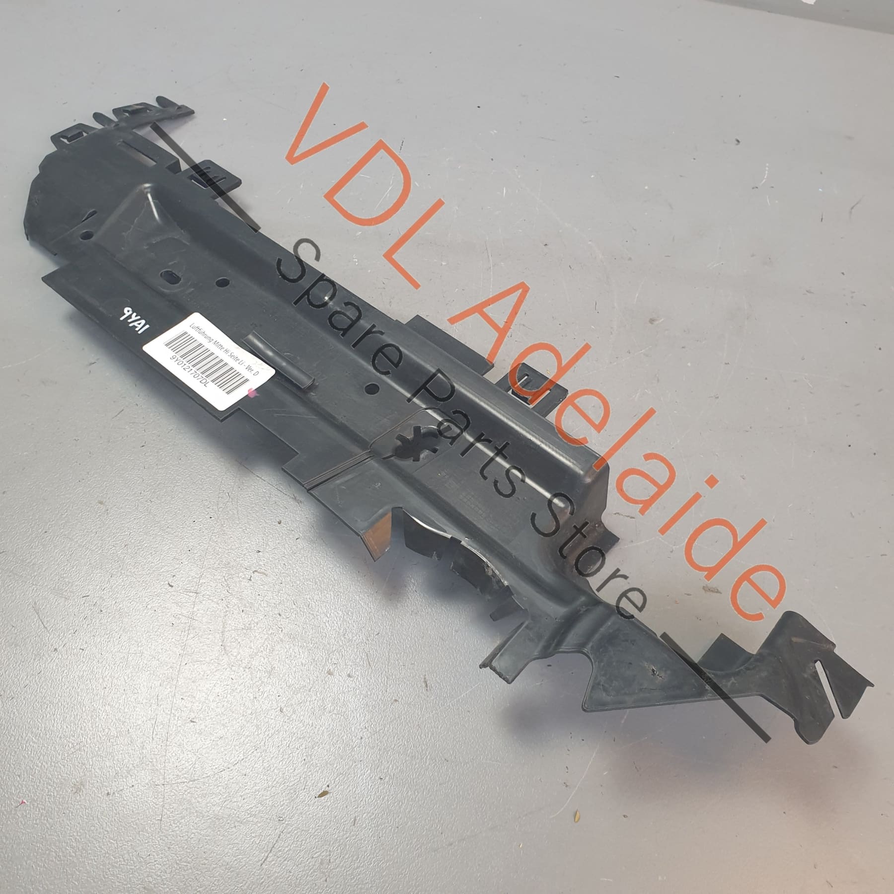 Porsche Cayenne E3 9YA 9YB Centre Front Radiator Support Air Guides Pair 9Y0121707D L & 9Y0121707D R - Image 2