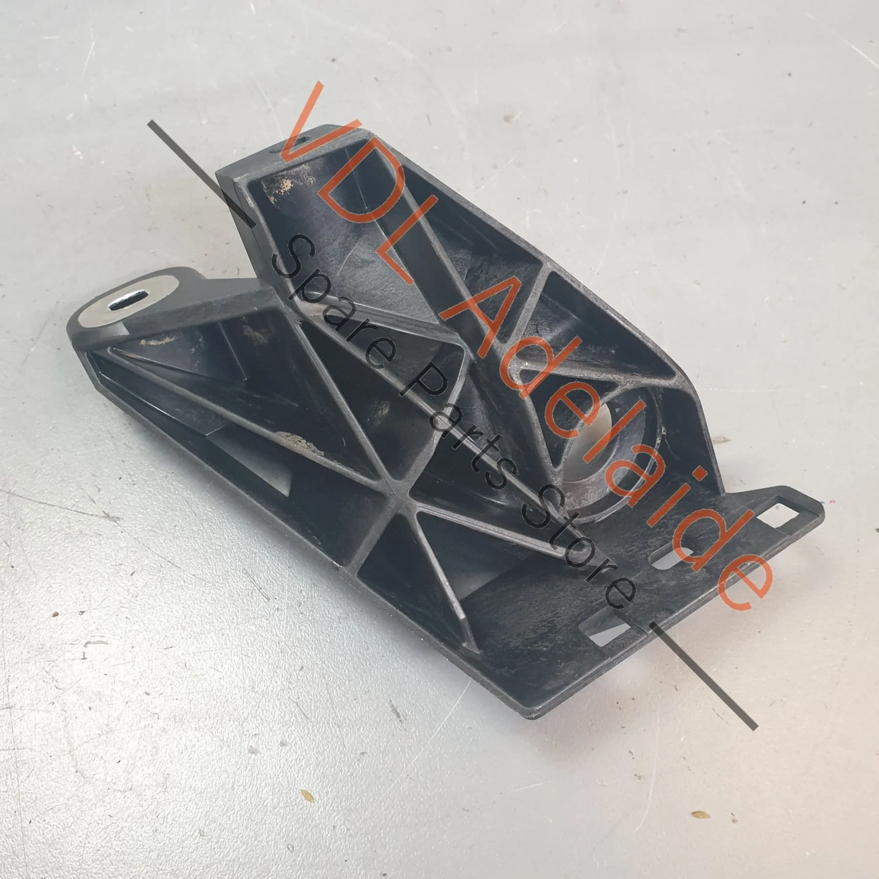 Porsche Cayenne Audi Q7 Touareg Radiator Support Bracket Left 4M0805201 PAB805201 - Image 8