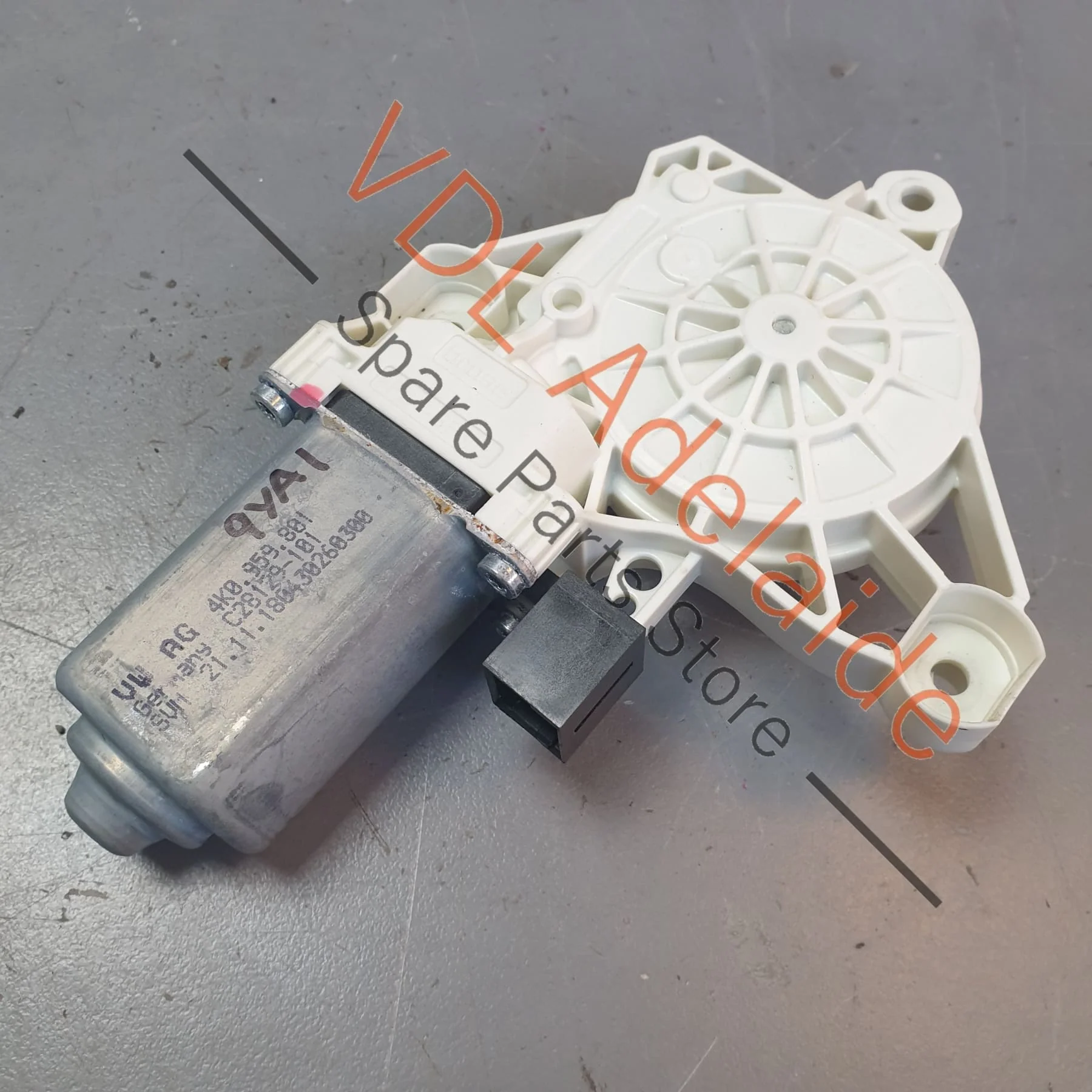 Genuine OEM Audi Porsche VW Left side Window Regulator Motor 4K0959801 95895980100