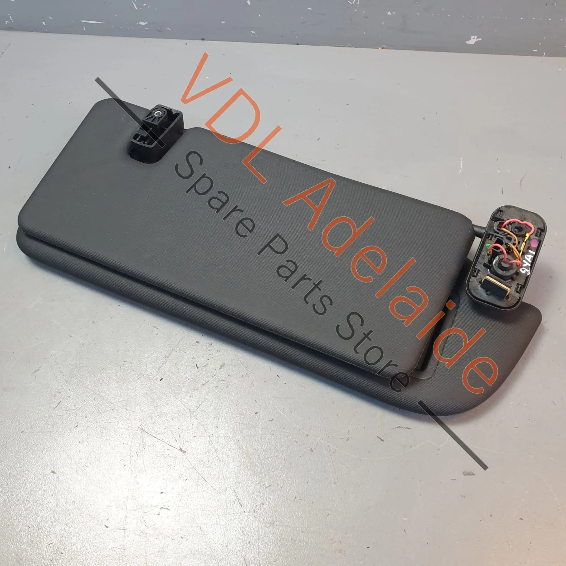 Porsche Cayenne E3 9YA 9YB Right Side Sun Visor Black with Vanity Mirror 9A785755201 AY1 9A7857552 9Y0857552P AY1 - Image 2