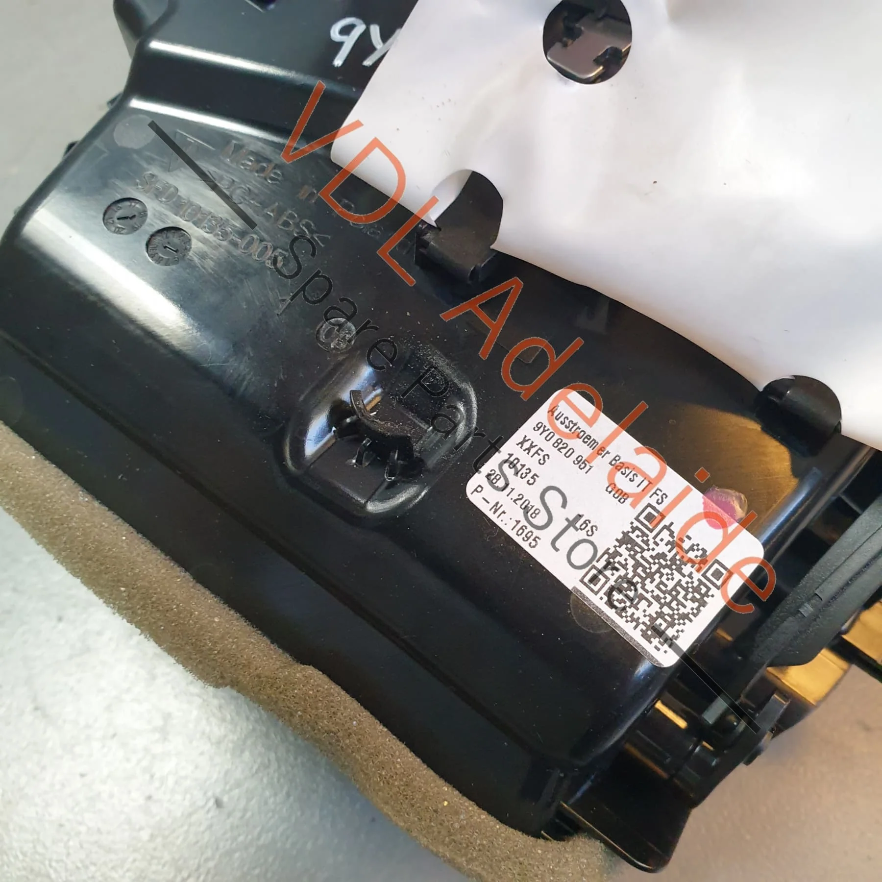 Porsche Cayenne E3 9YA 9YB Left Side AC Air Vent for Dashboard 9Y0820951 G0B - Image 2
