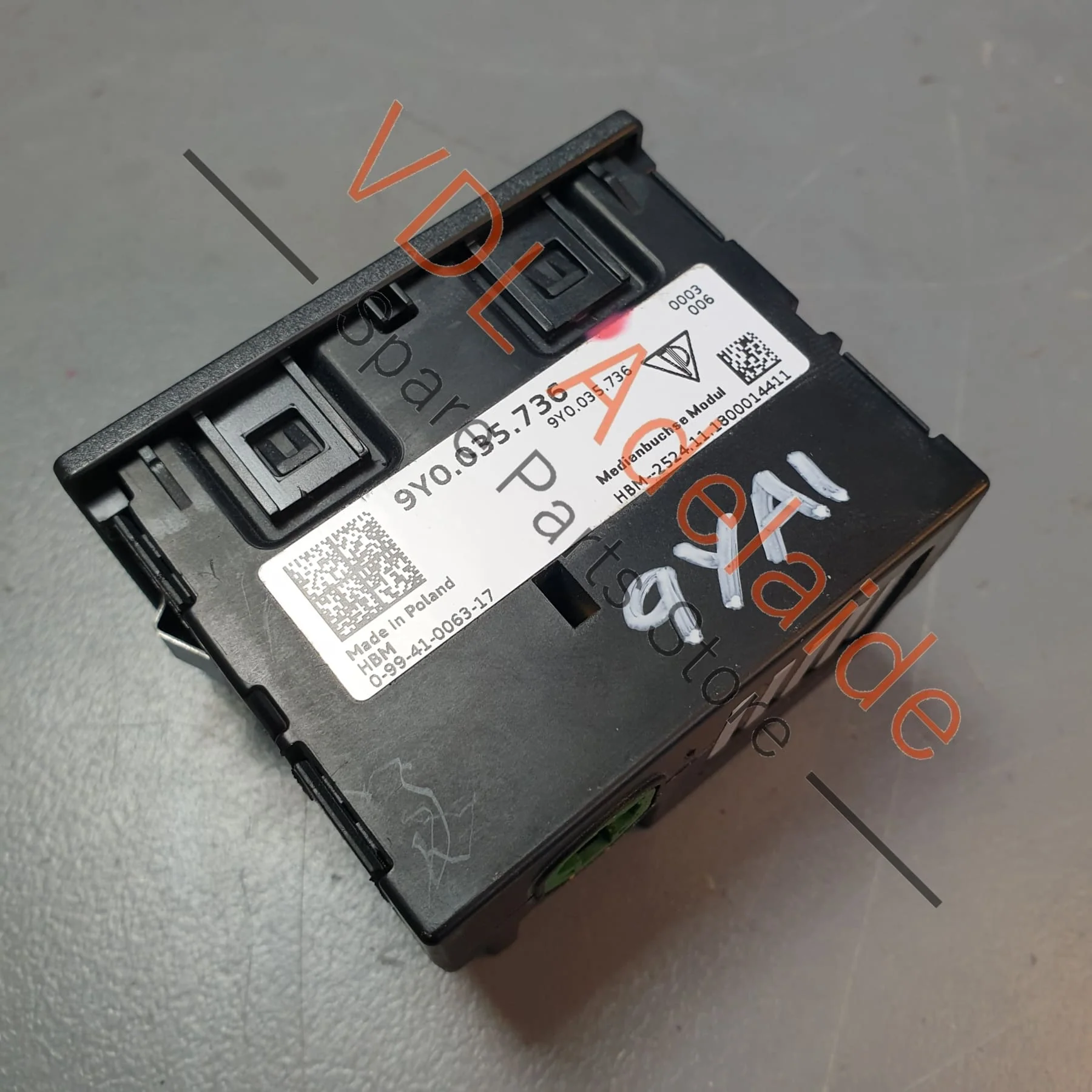 Porsche Cayenne E3 9YA 9YB USB A Multimedia Interface Panel Plug for Centre Console 9Y0035736 - Image 2