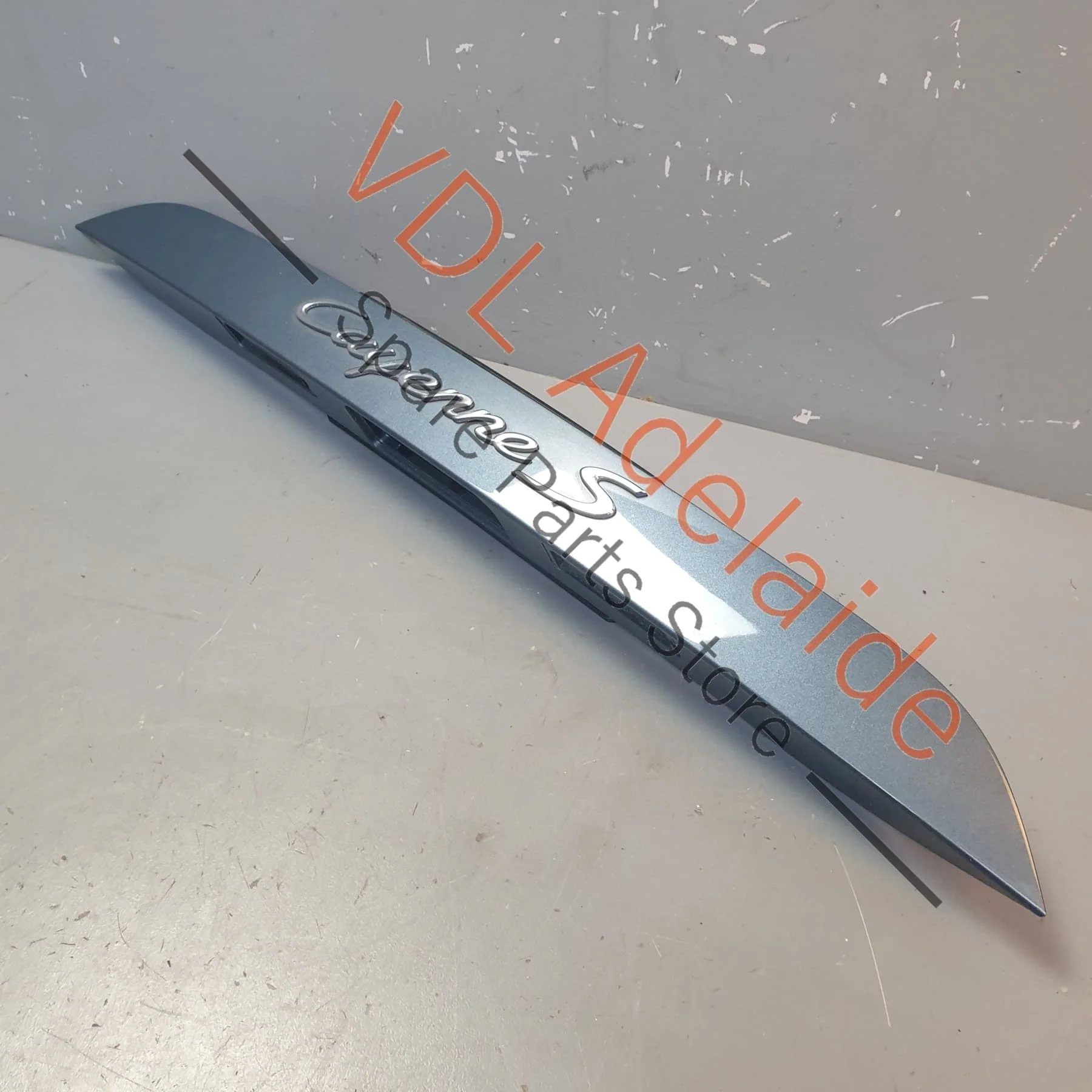 Porsche Cayenne E3 Exterior Trim for Rear Boot Tailgate with Badge & Licence Plate Light Biscay Blue