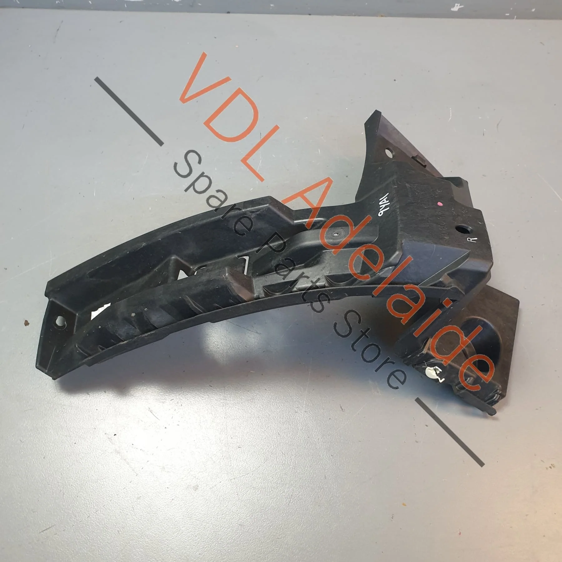 Porsche Cayenne E3 Rear Bumper Right Corner Securing Strip Bracket 9Y0807394 9Y0807376 - Image 2