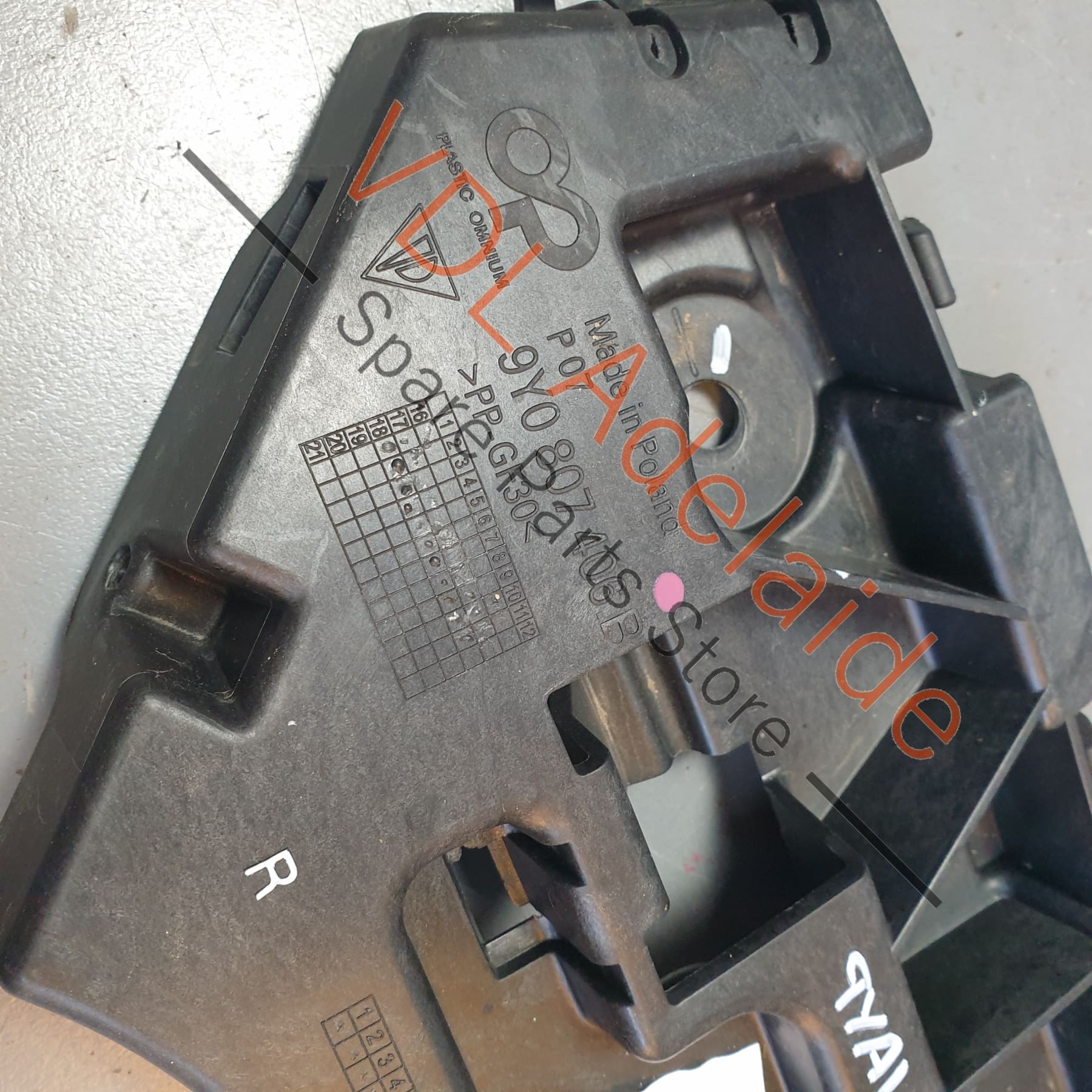 Porsche Cayenne E3 Rear Bumper Right Side Corner Securing Strip Bracket 9Y0807406C - Image 6