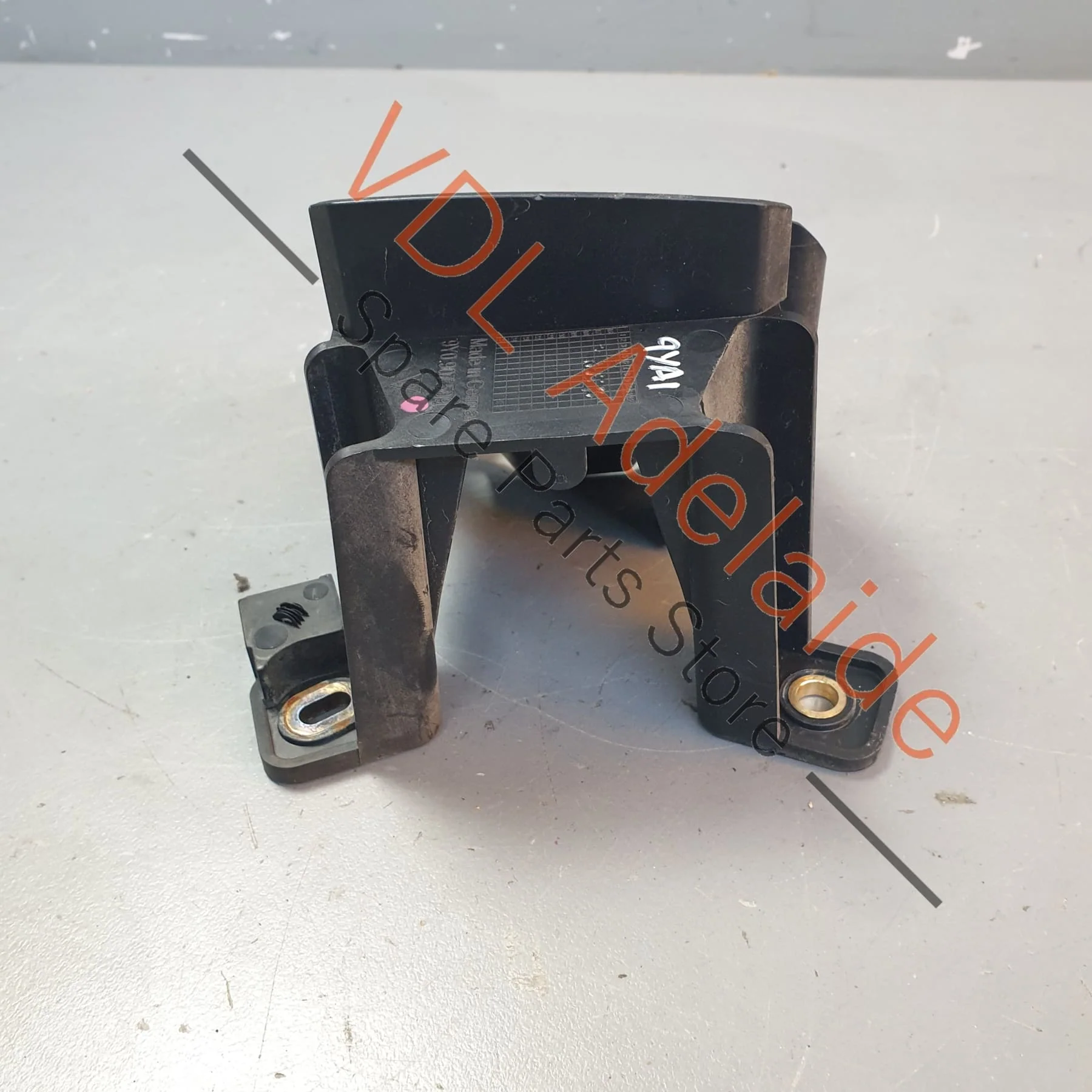 Porsche Cayenne E3 Rear Bumper Left Side Lane Change Radar Sensor Bracket 9Y0907509B