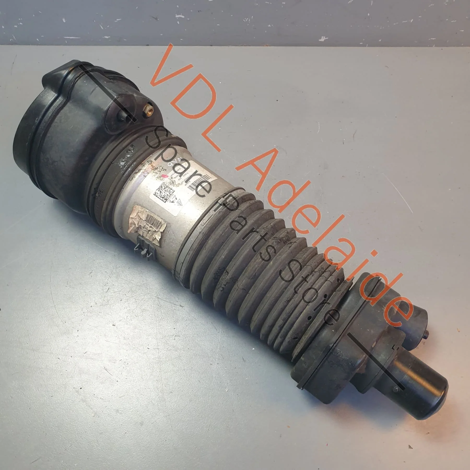Porsche Cayenne E3 Active Left Front Airbag Suspension Strut 9Y0616039B 9Y0616039E