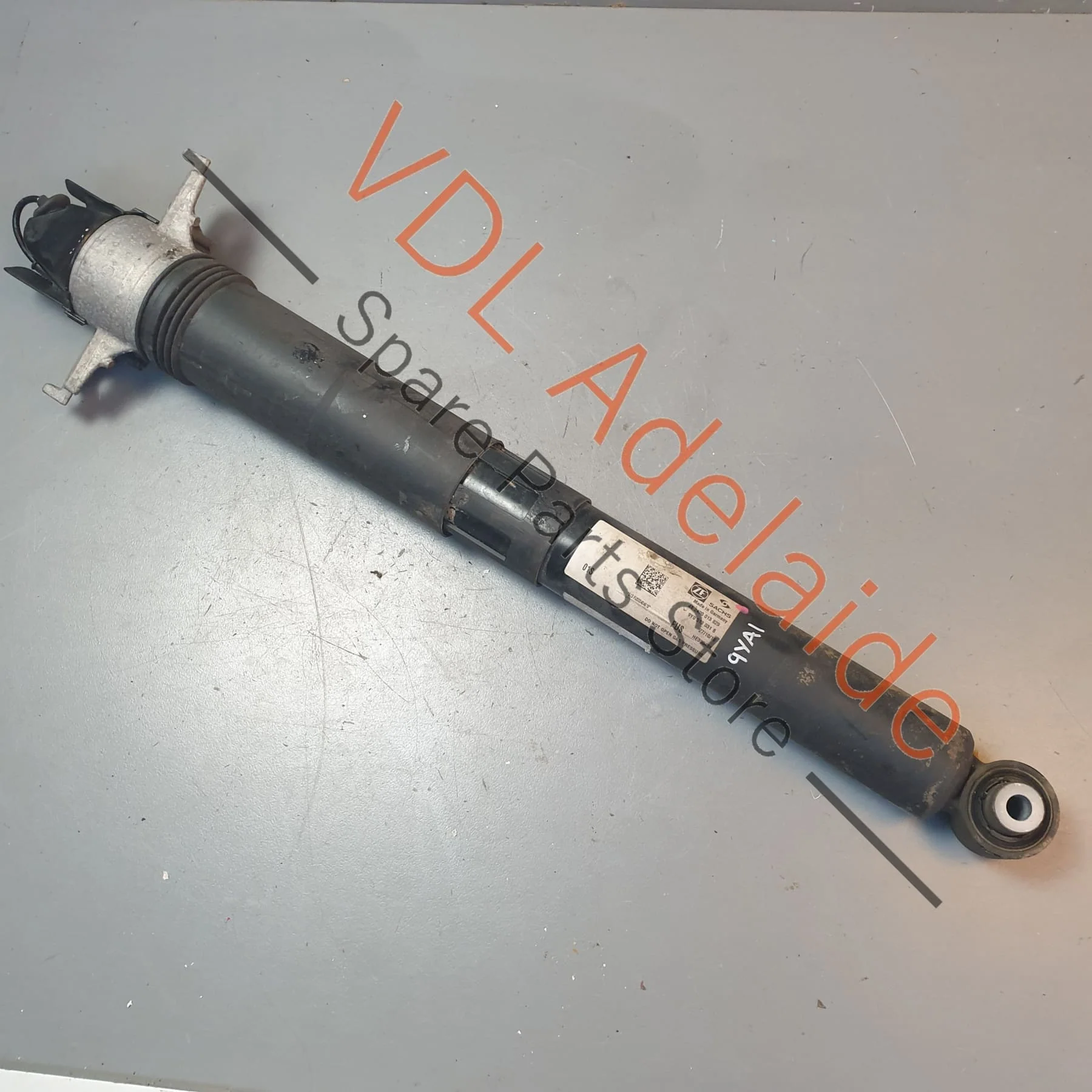 1x Porsche Cayenne E3 Rear Shock Absorber Electronic 9Y0513031C 9Y0513031B