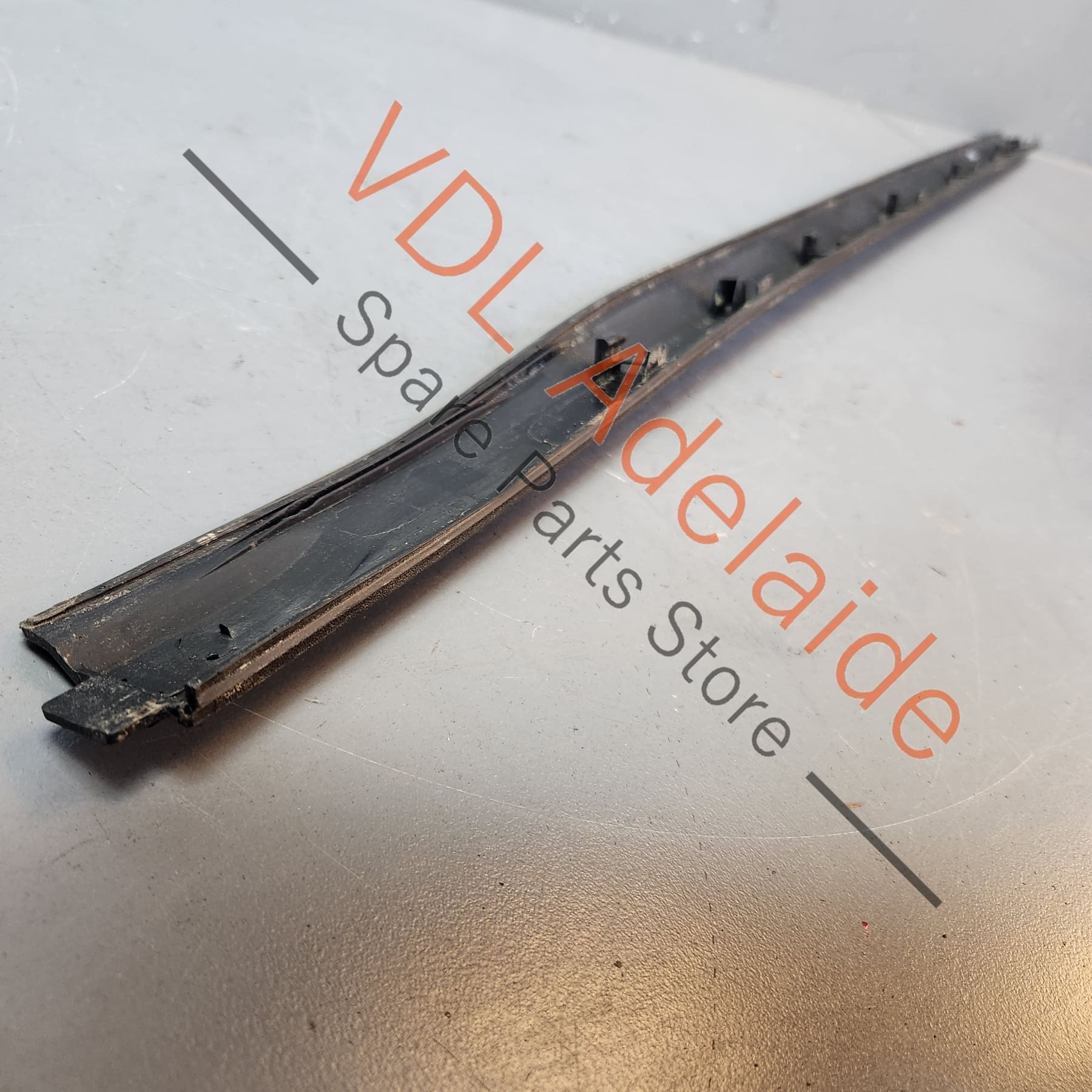 Porsche Cayenne E3 9Y Right Front Door Entry Sill Trim Plastic 9Y0853538 - Image 7