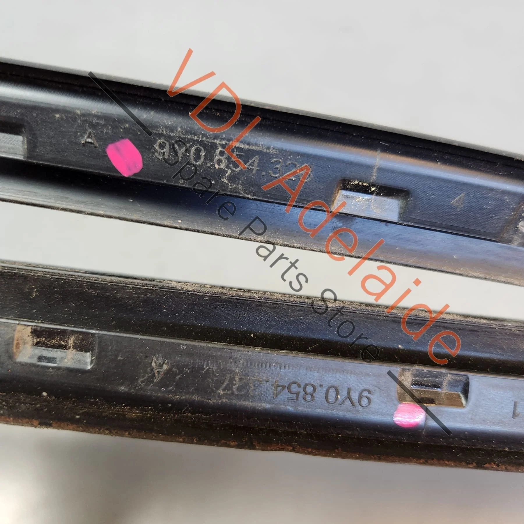 Porsche Cayenne E3 9Y Windscreen Side Deflector Trim Pair 9Y0854327B 9Y0854328B - Image 5