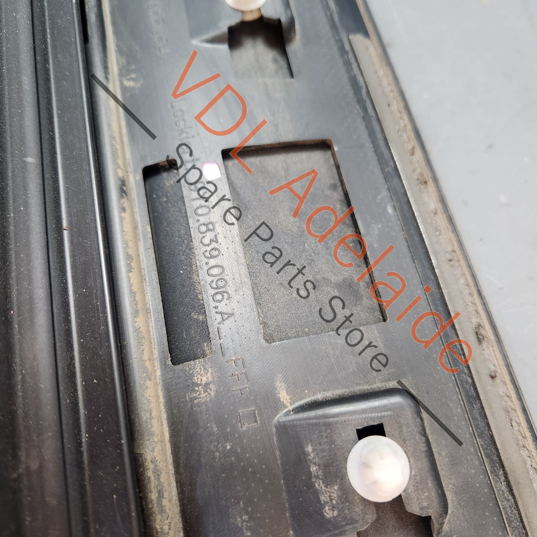 Porsche Cayenne E3 9Y Rear Right Door Exterior Molding Trim 9Y0839096Y - Image 9