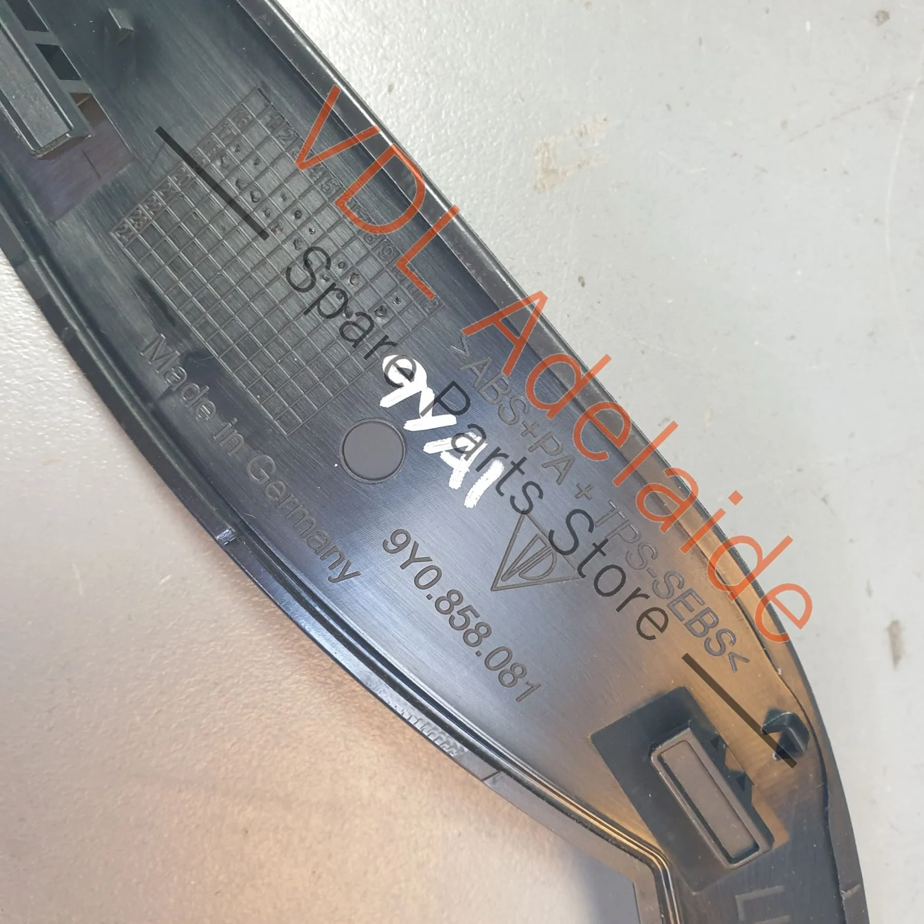 Porsche Cayenne E3 9Y Centre Console Side Grille Trim Left 9Y0858081 - Image 9