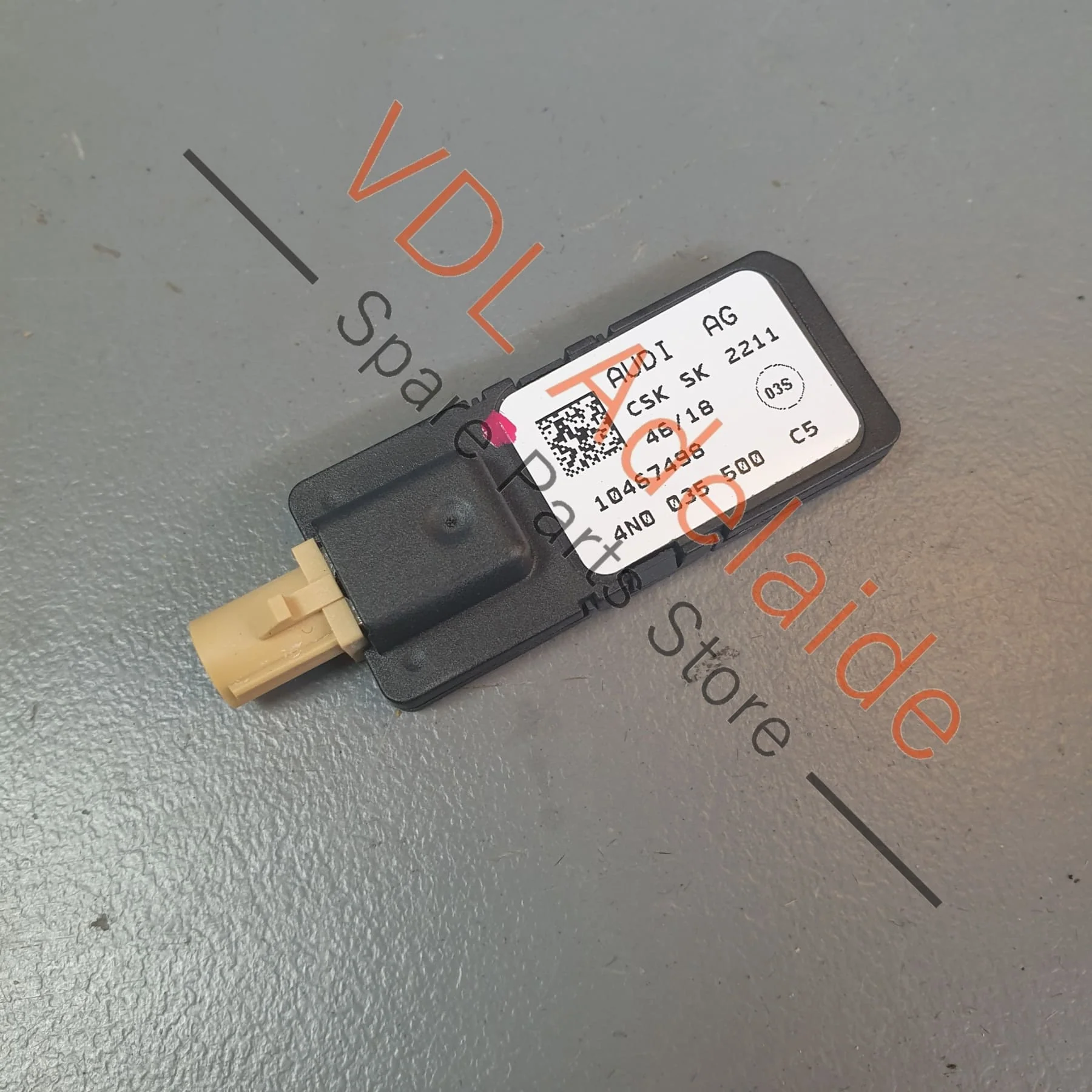 VW Audi Porsche W-LAN Aerial Antenna 4N0035500