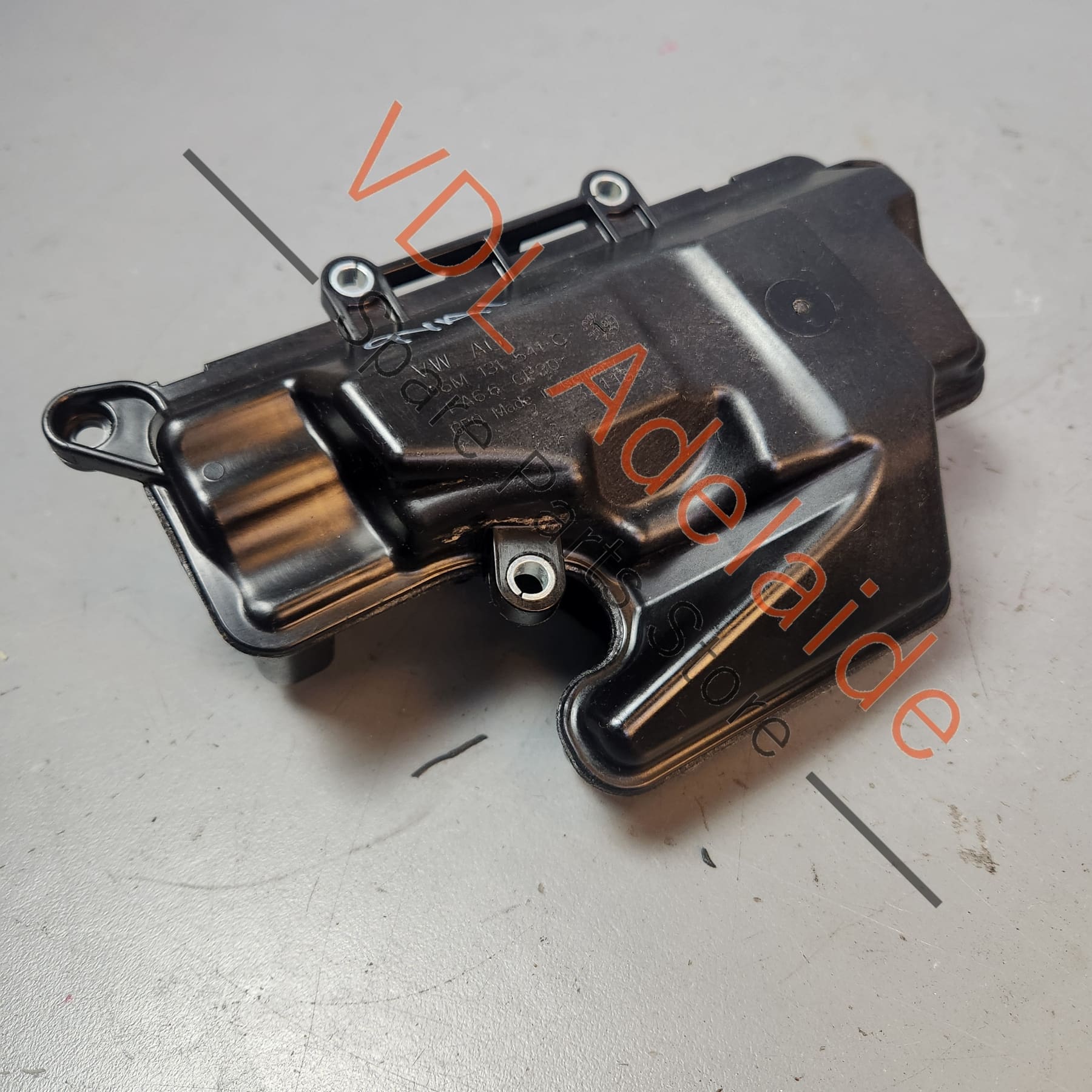 Genuine Audi Porsche VW Vacuum Tank Reservoir PAB13154100 06M131541C