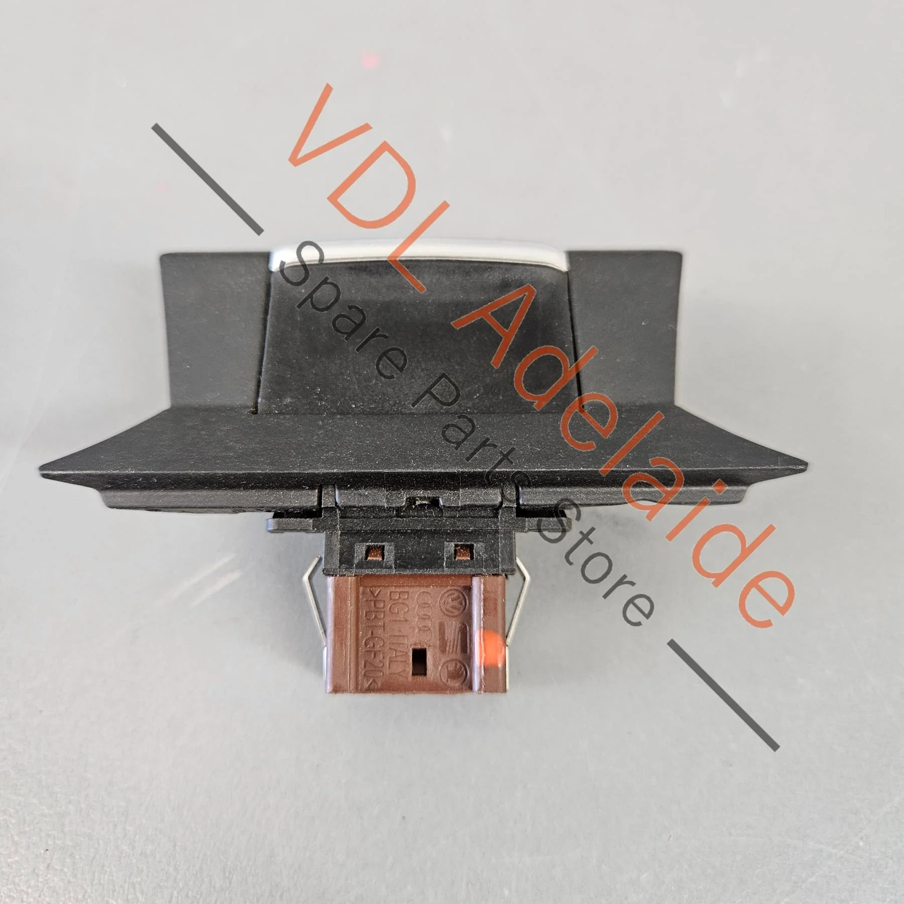 Audi TT Mk3 8S FV3 Front Windscreen Defroster Flap Switch 8S2927118A - Image 3