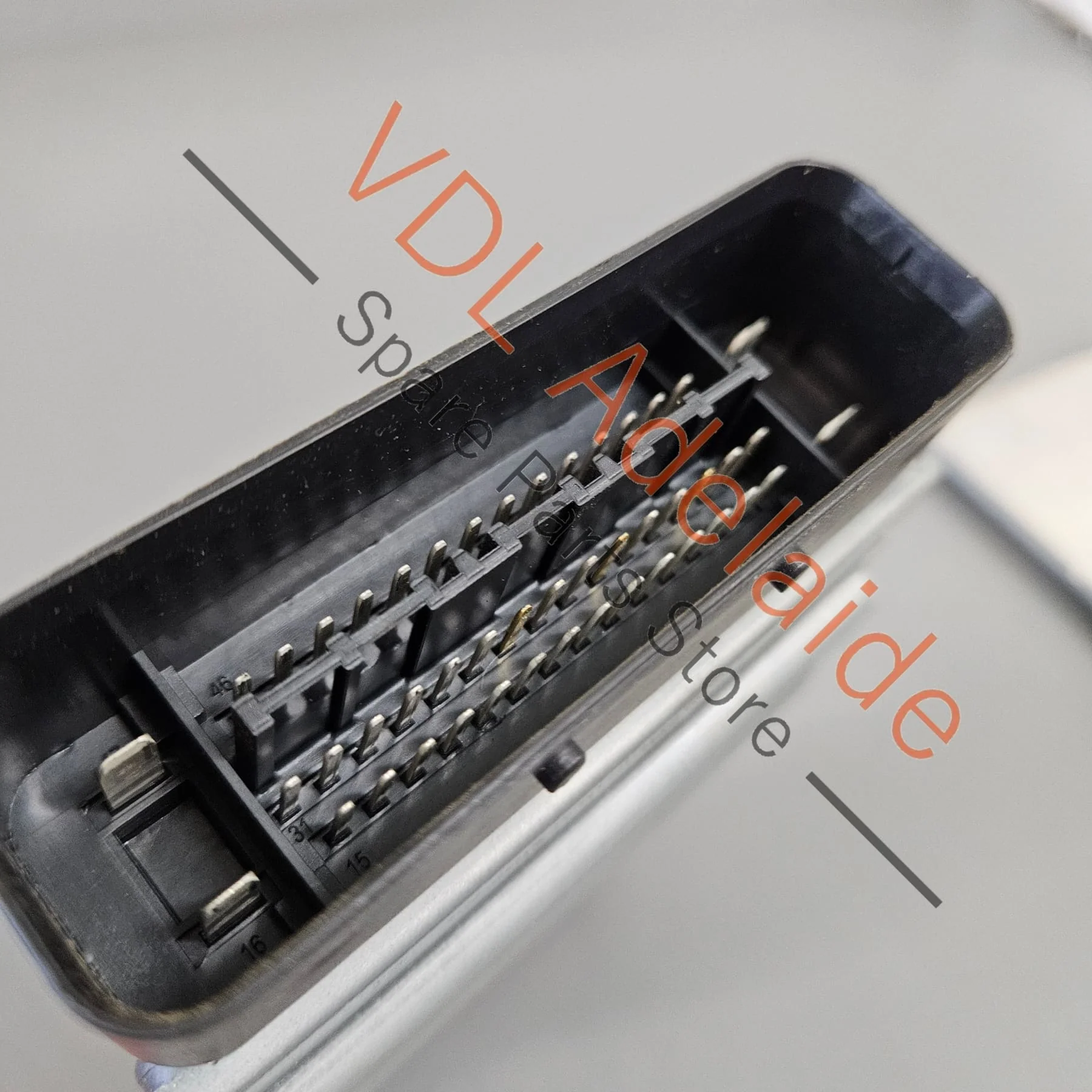 Audi TT Mk3 8S FV3 Suspension Magnetic Ride Damper Control Module 8V0907376E - Image 4