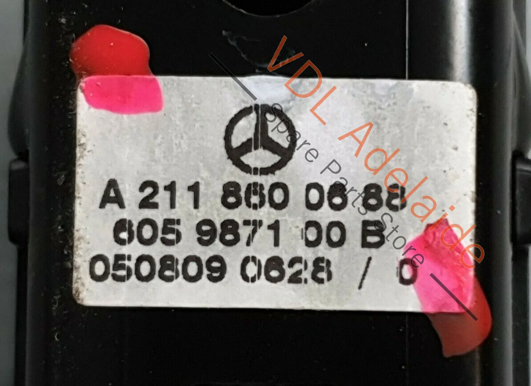 Mercedes Benz W164 ML-Class Front Right Seat Belt Black A2518603686 - Image 5