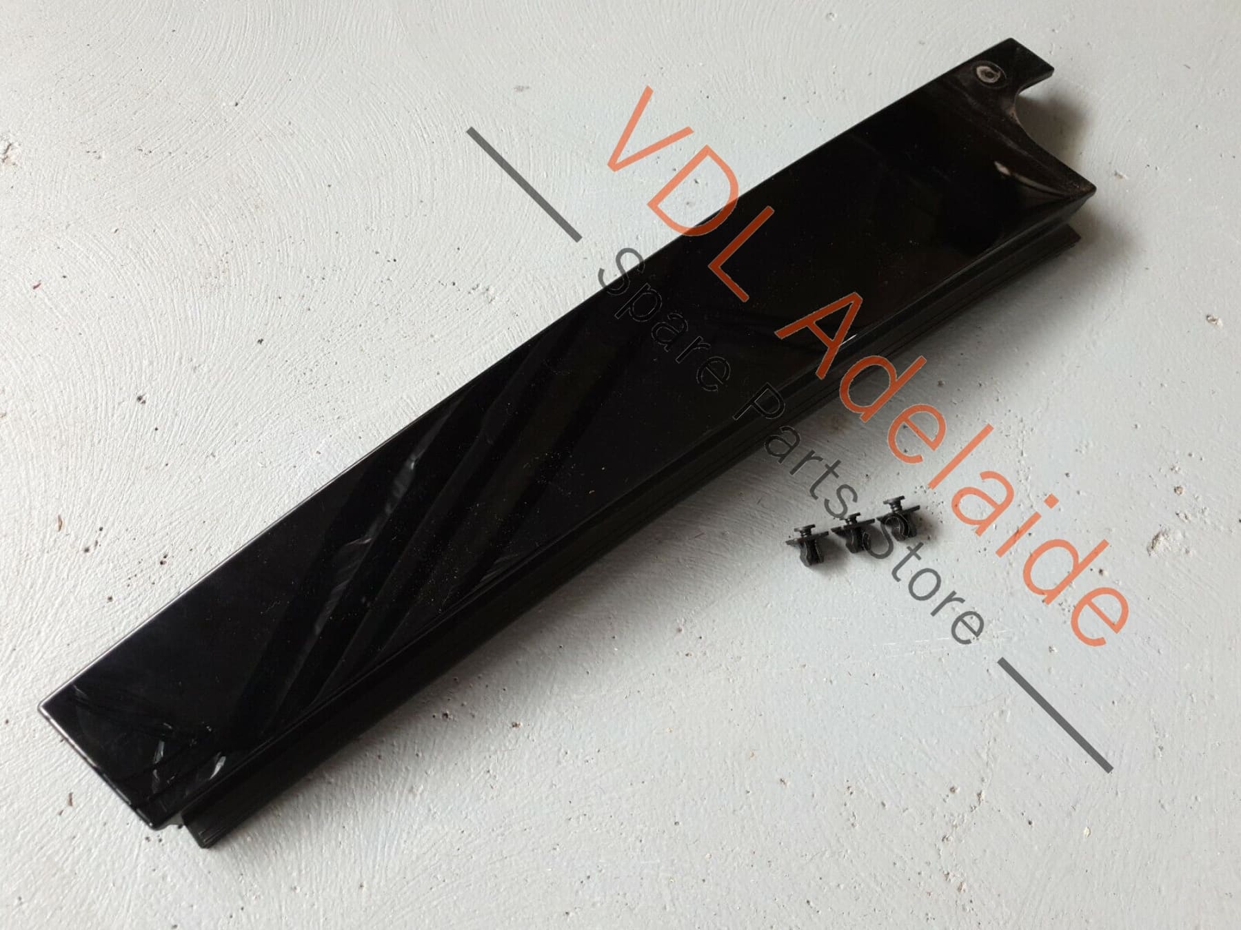 VW Golf Mk7 OEM Rear Left Exterior Door B-Pillar Black Trim 5G6839901B ARN1 - Image 4