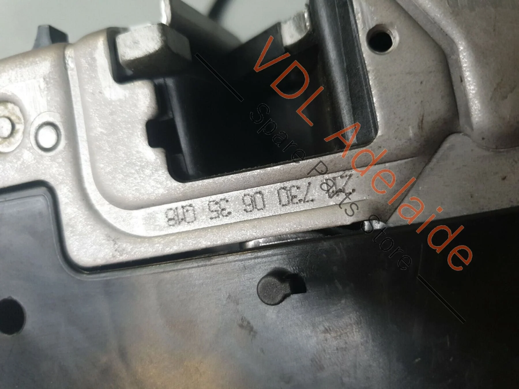 Genuine Mercedes W211 E350 E Class Right Rear Door Lock Mechanism Actuator A2117300635 - Image 2