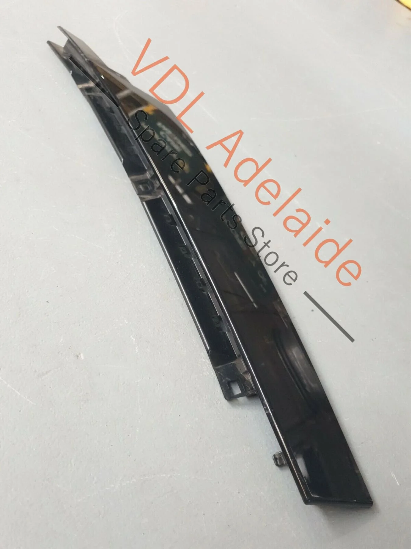 VW Passat B8 3G Front Right Exterior Door B-Pillar Black Trim 3G0837902T PAT2 - Image 3