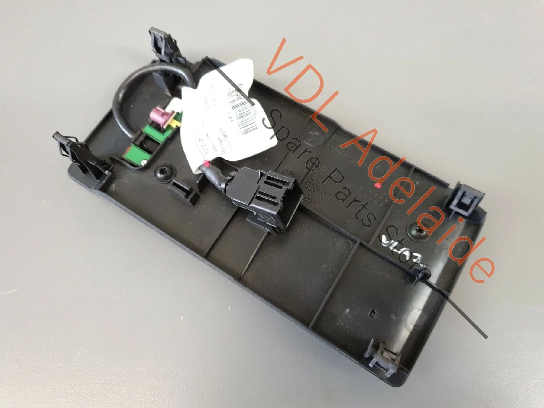 Audi TT RS Mk2 8J Centre Console Phone Dock Charge Unit 8J0863274C - Image 3