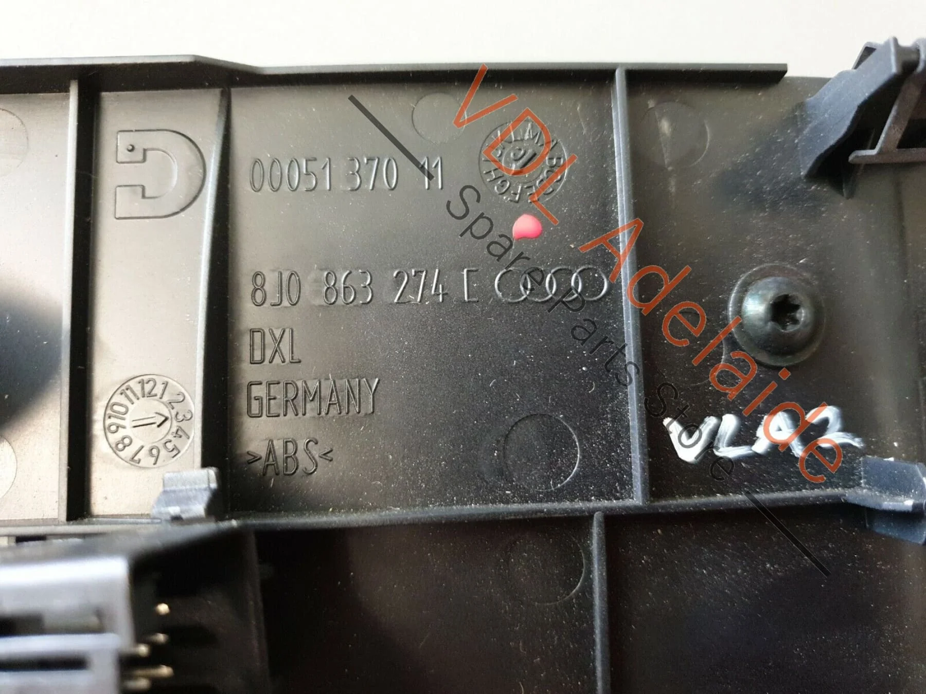 Audi TT RS Mk2 8J Centre Console Phone Dock Charge Unit 8J0863274C - Image 6