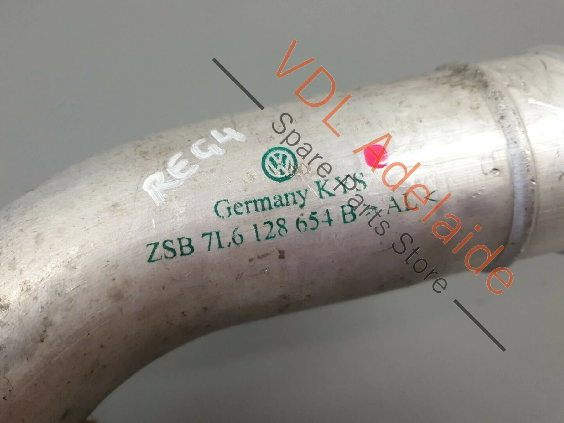 Volkswagen VW Touareg 7L Intercooler Air Intake Hose Tube Pipe 7L6128654B REG4 - Image 2