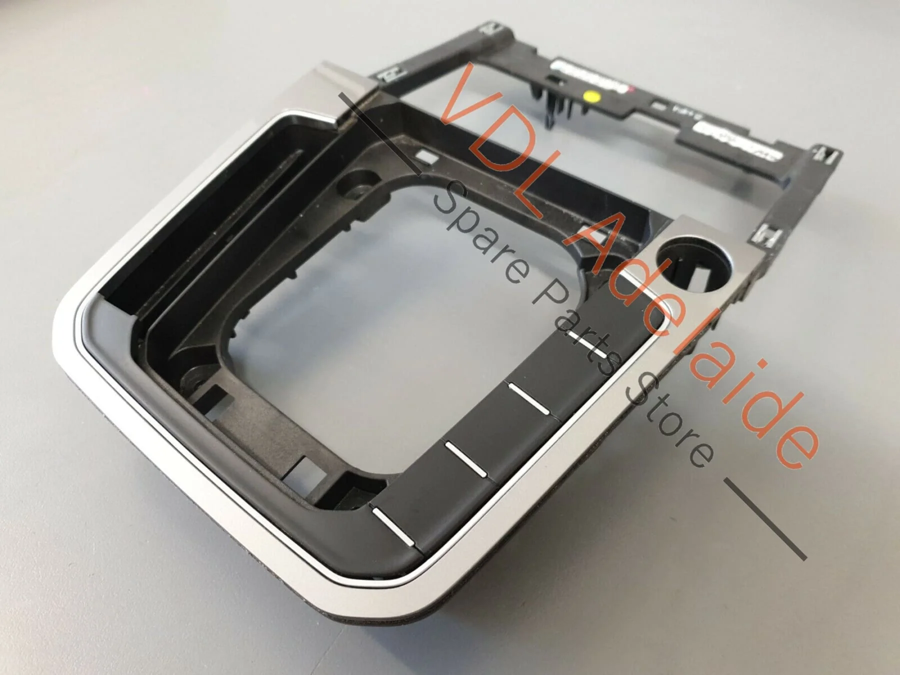 VW Passat Alltrack B8 3G Gear Selector Shift Surround Trim Cover 3G2864263 PAT2 - Image 4