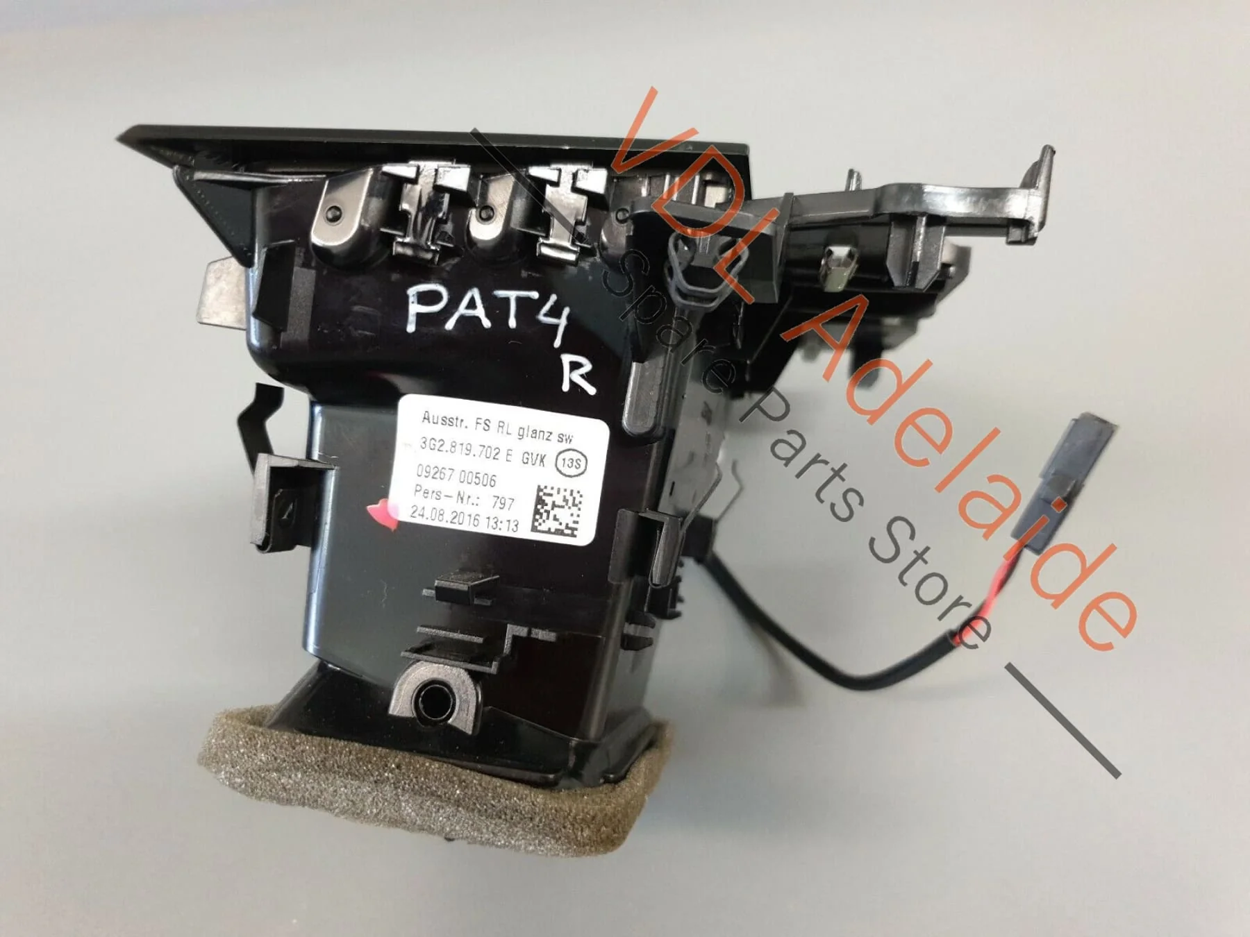 VW Passat R-Line Wagon B8 3G Right Side Dash Air Vent 3G2819702E PAT4 - Image 5