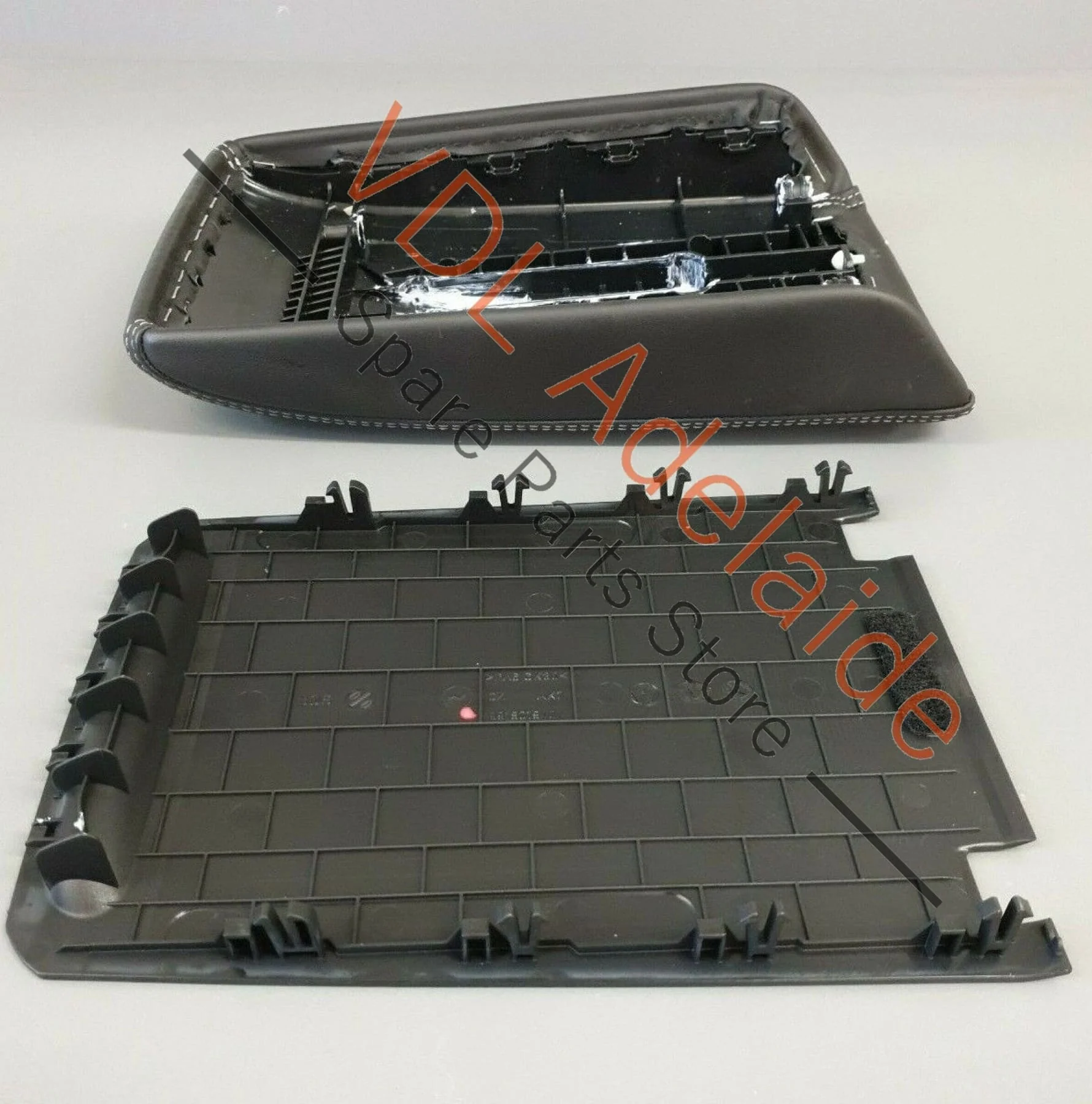VW Passat R-Line B8 3G Centre Console Cover Lid Arm Rest Armrest 3G0864245 - Image 7
